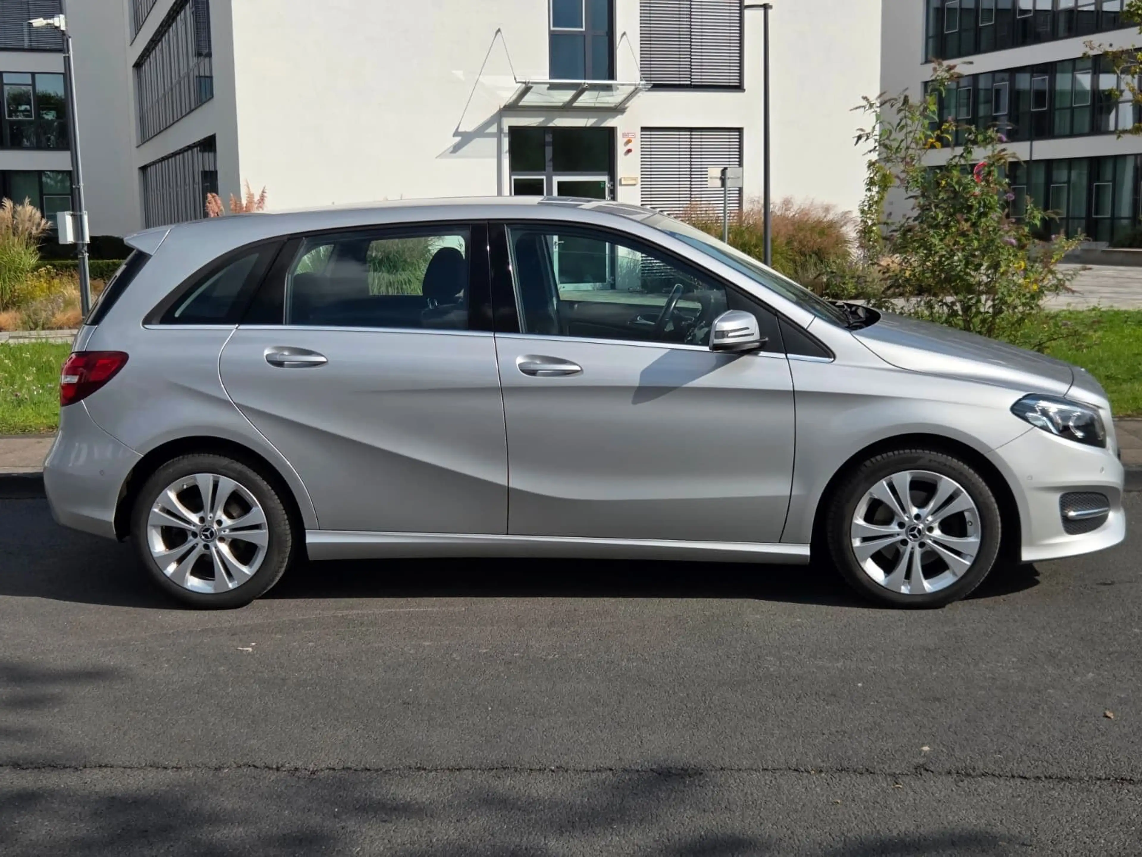 Mercedes-Benz B 200 d Style Edition,Automatik,Standheizung, — photo 6