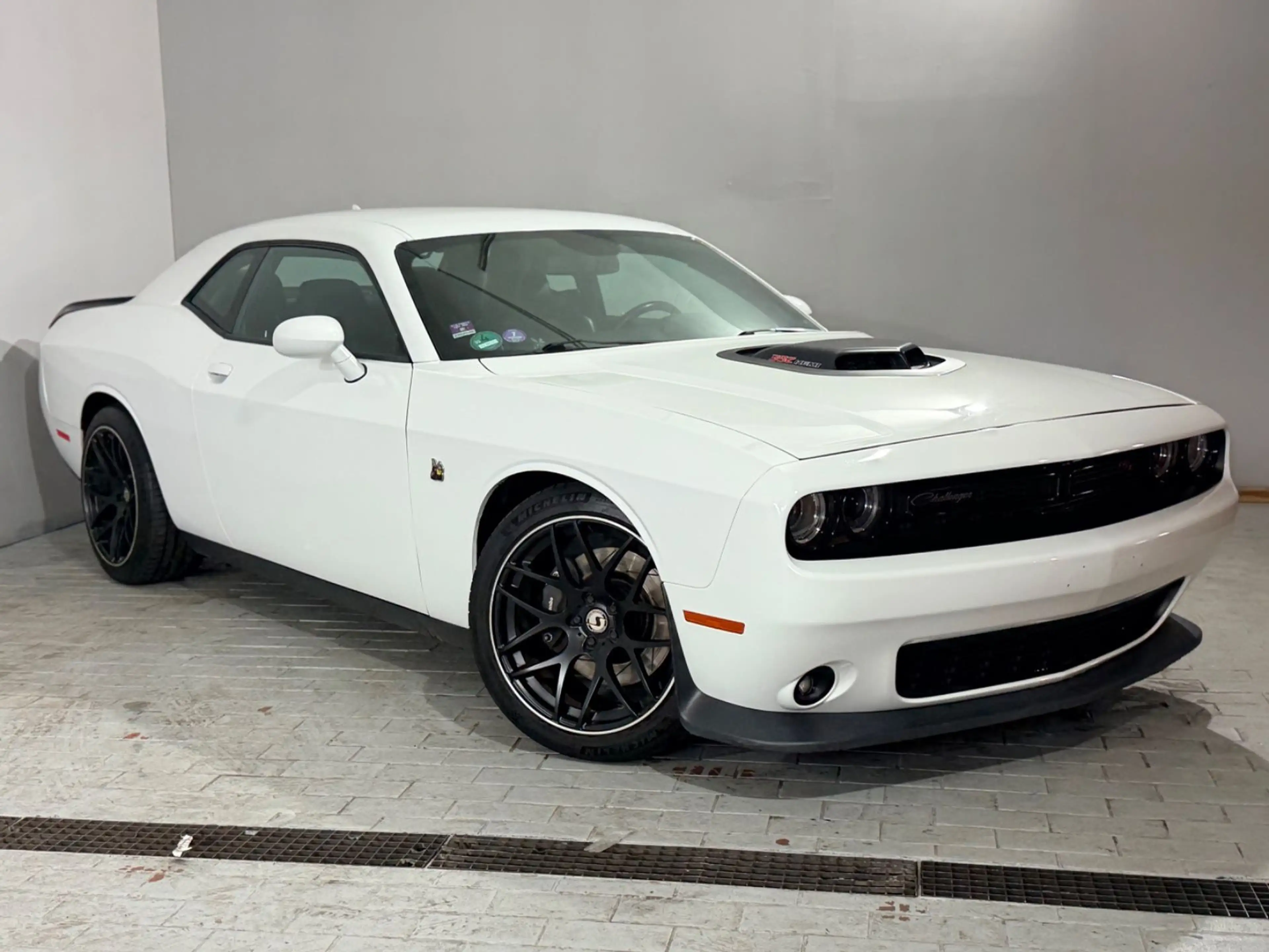 Dodge Challenger 6,4L Shaker PrinsLPG  Kamera Carplay — photo 7