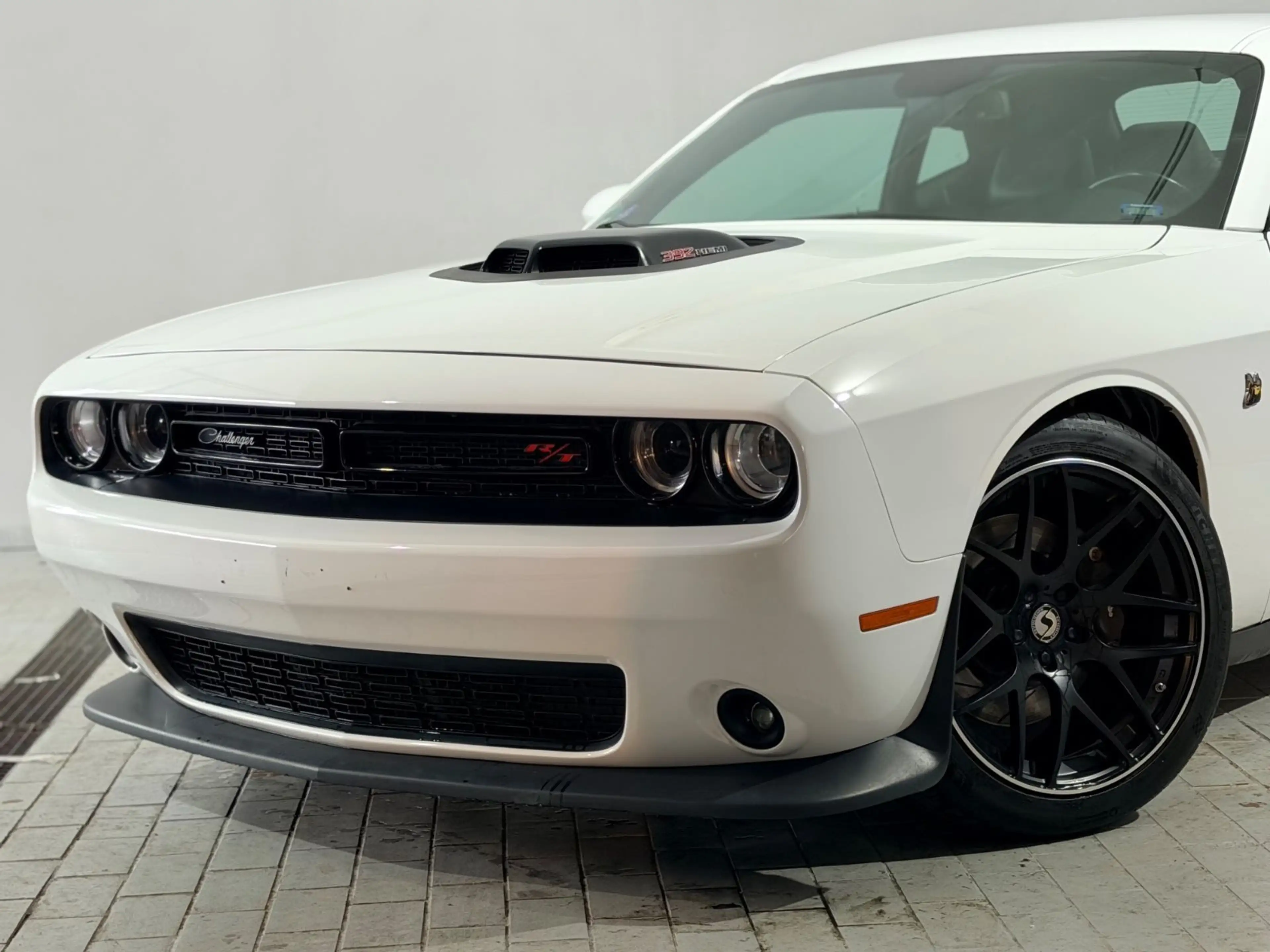 Dodge Challenger 6,4L Shaker PrinsLPG  Kamera Carplay — photo 4