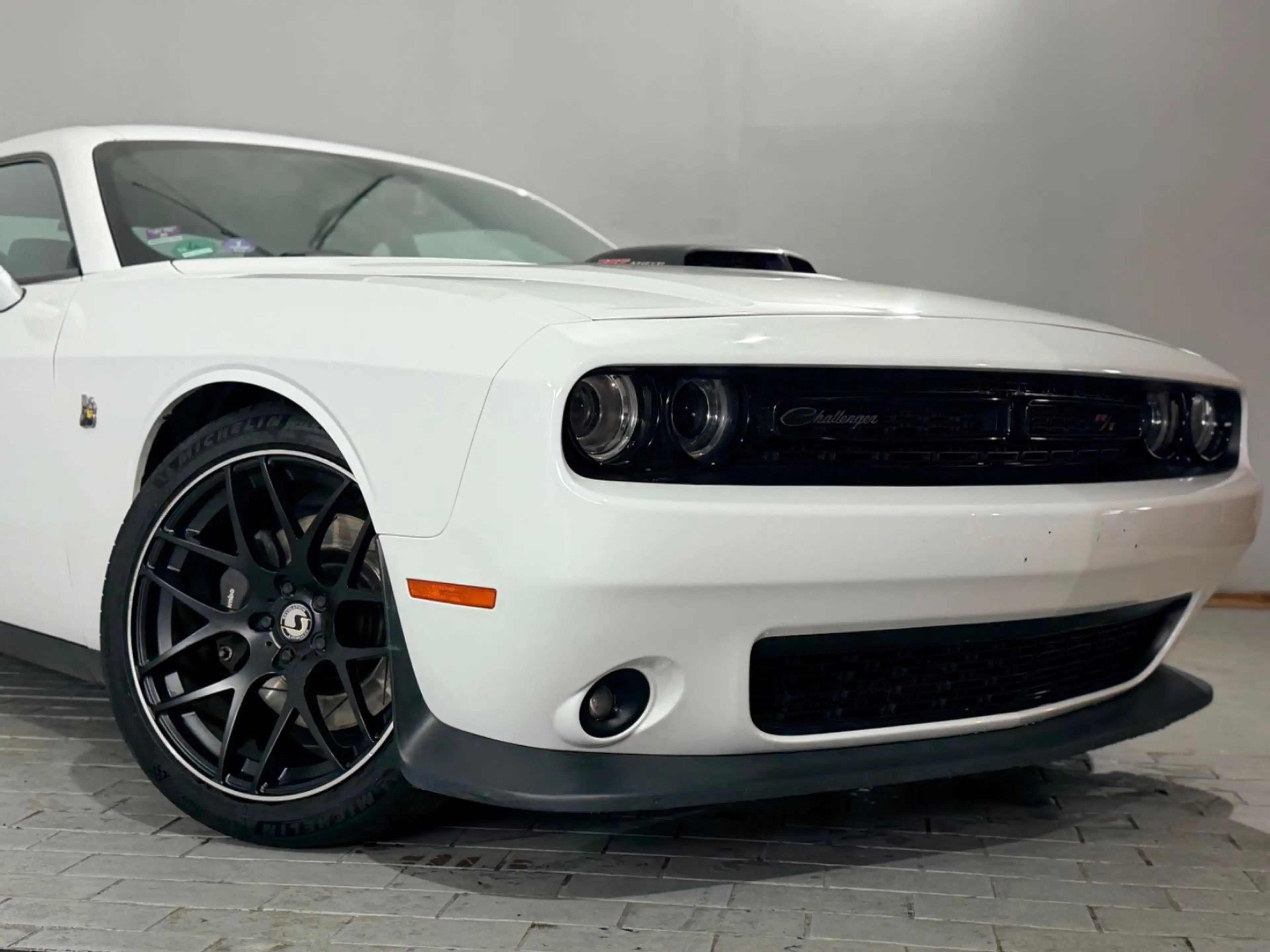 Dodge Challenger 6,4L Shaker PrinsLPG  Kamera Carplay — photo 9