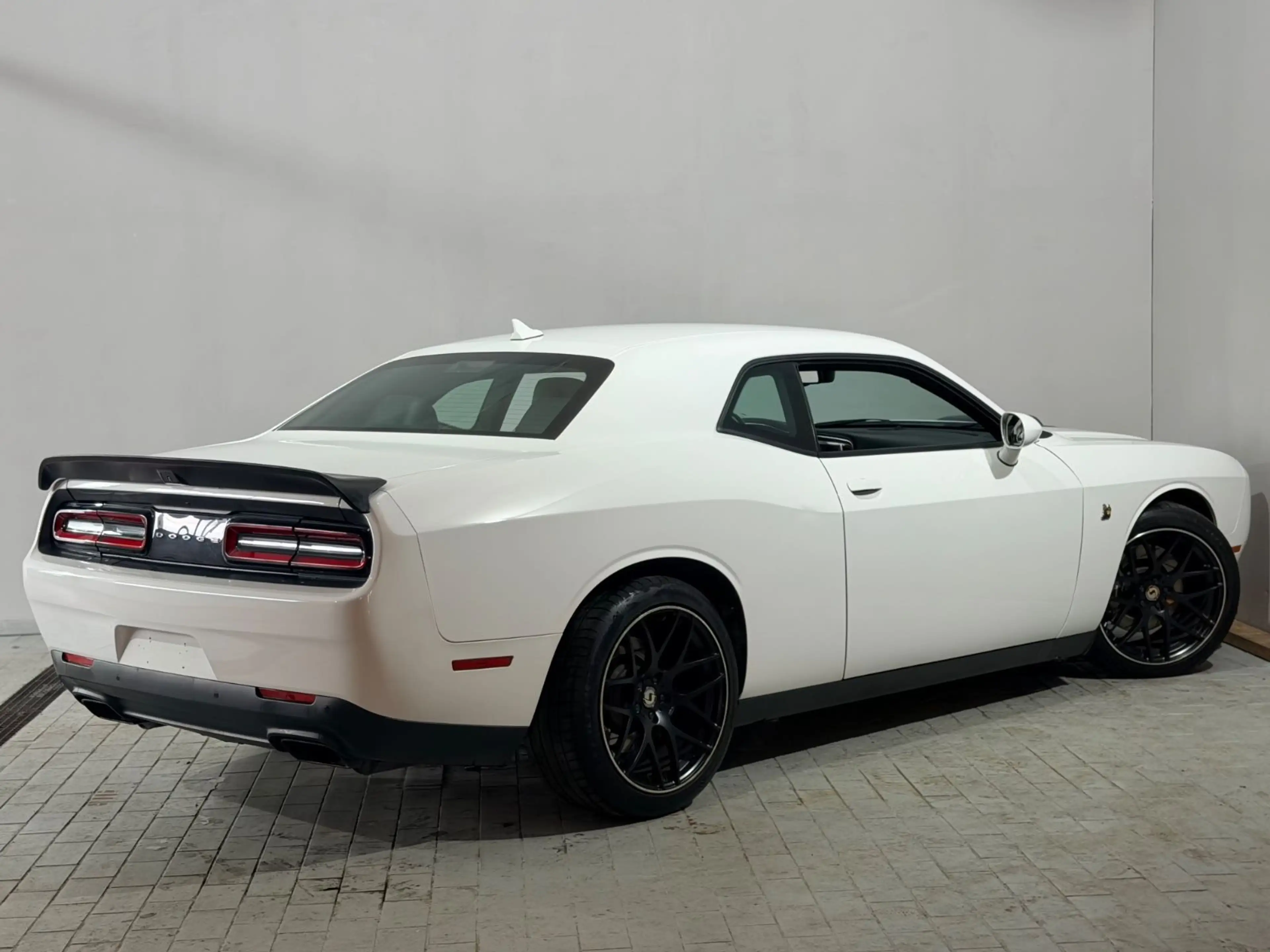 Dodge Challenger 6,4L Shaker PrinsLPG  Kamera Carplay — photo 14