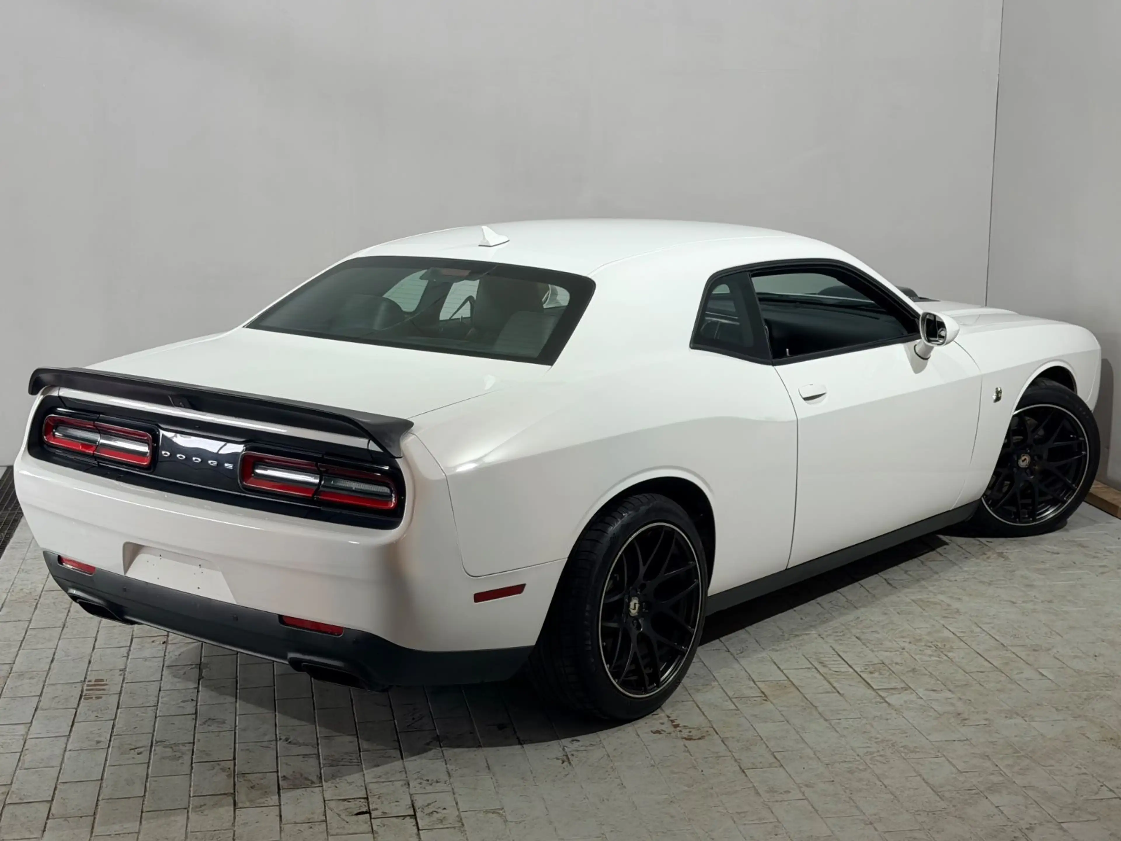 Dodge Challenger 6,4L Shaker PrinsLPG  Kamera Carplay — photo 15