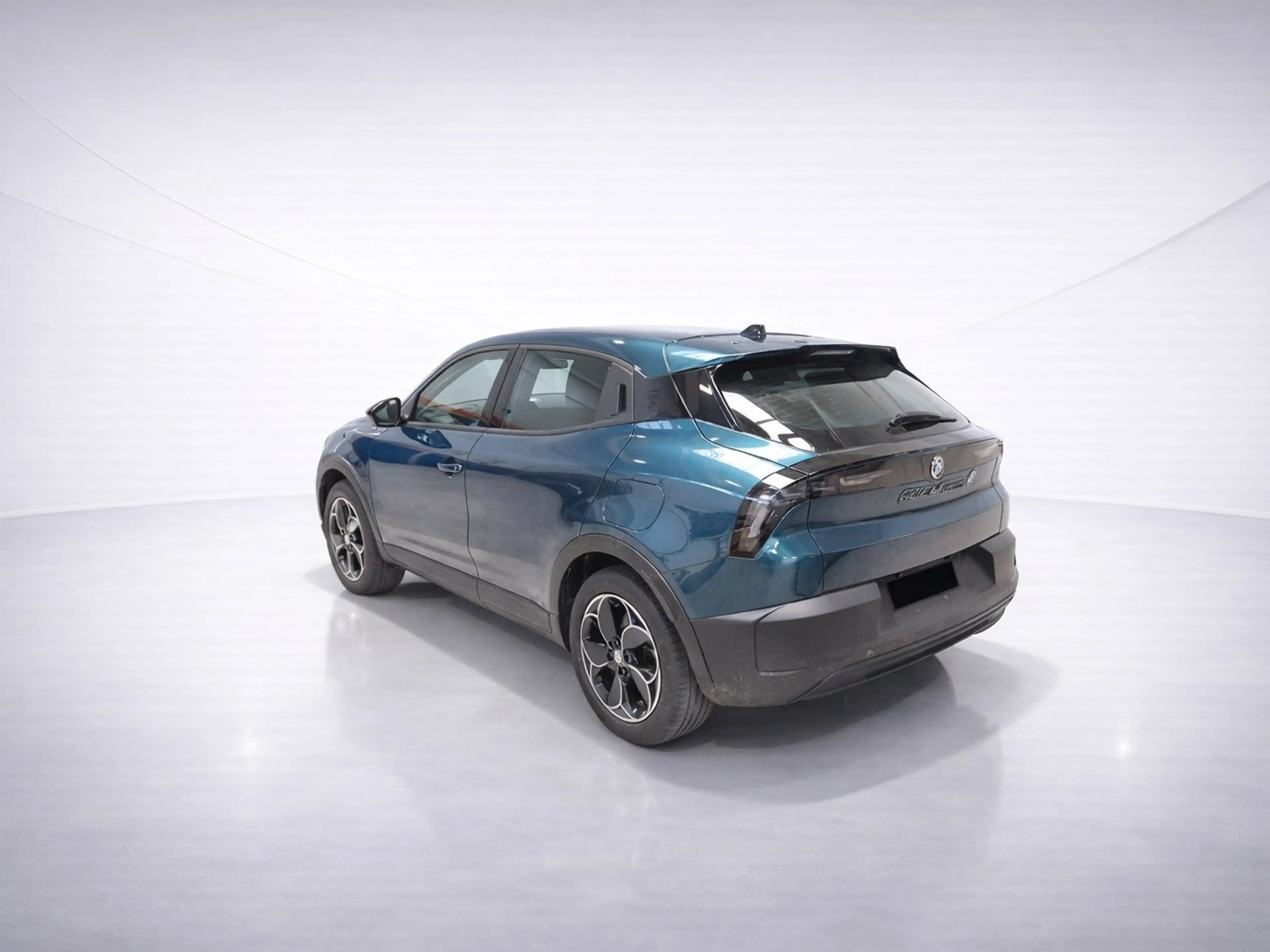 Alfa Romeo Junior Elettrica 54 kWh ACC/LED/PDC/Carplay — photo 4