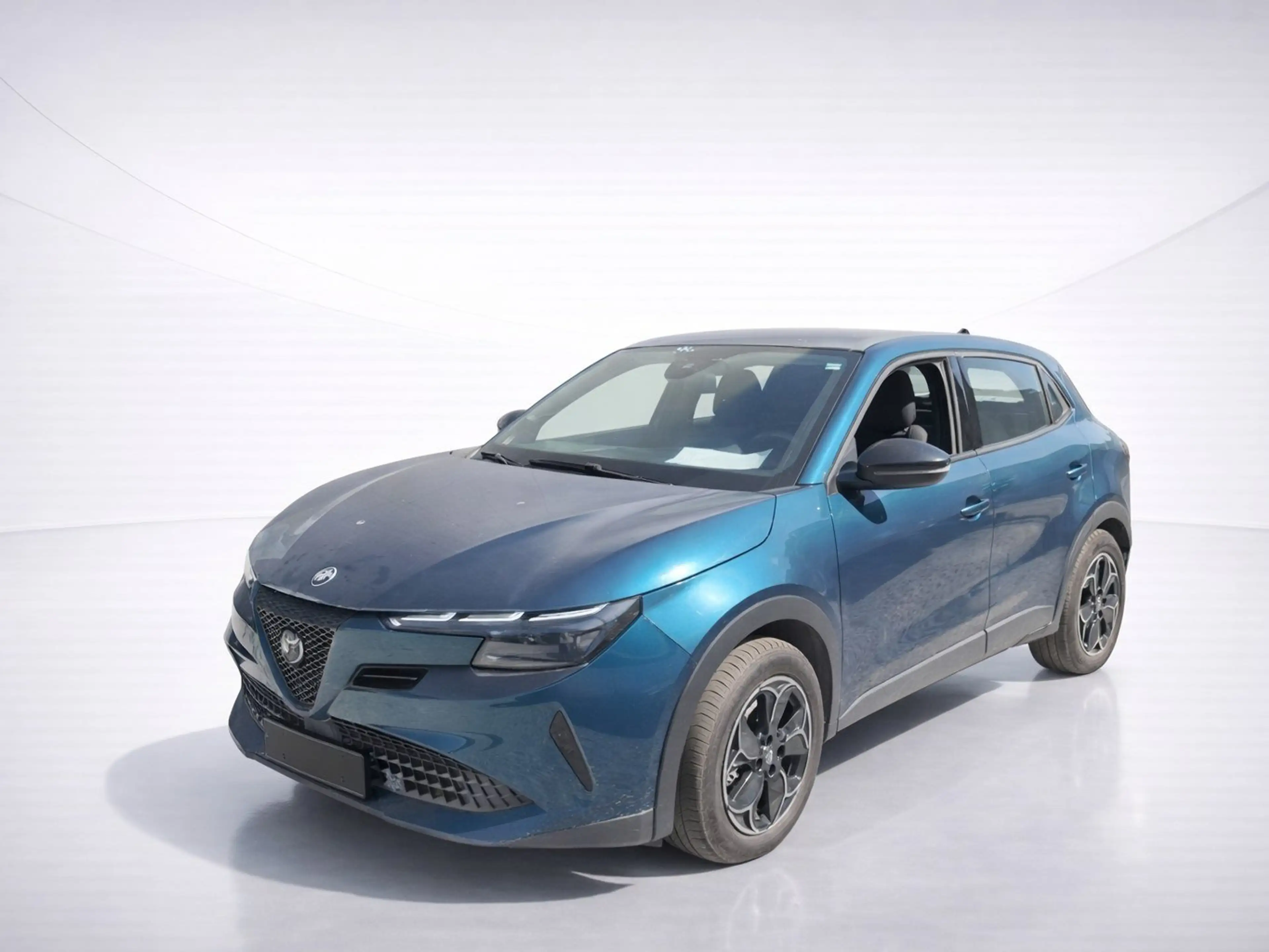 Alfa Romeo Junior Elettrica 54 kWh ACC/LED/PDC/Carplay — photo 2