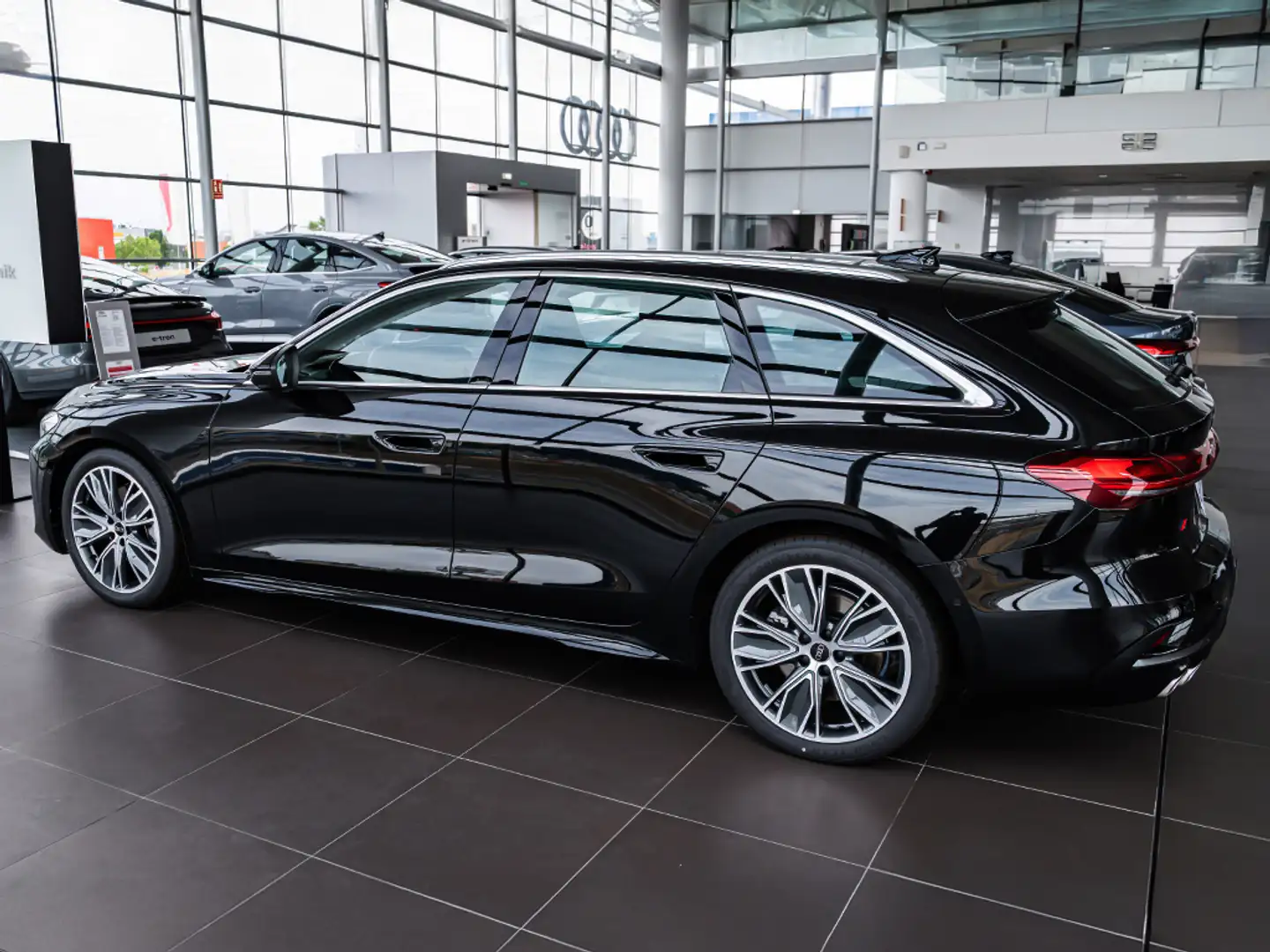 Audi A5 Avant 2.0TDI Black line 204 S tronic Nero - 2