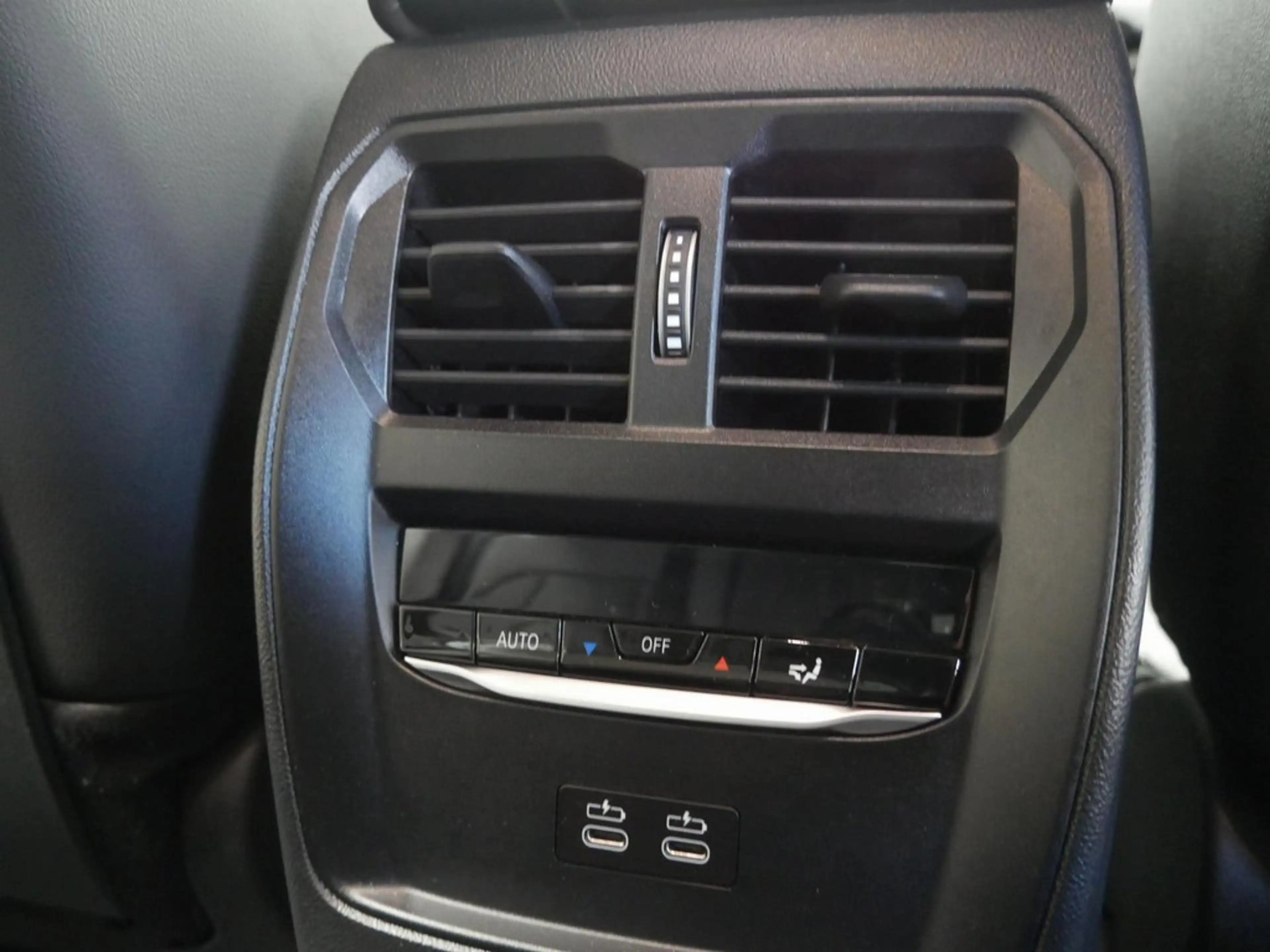 BMW 318 i Touring AHK+HUD+SPORTSITZE+ACC — photo 13