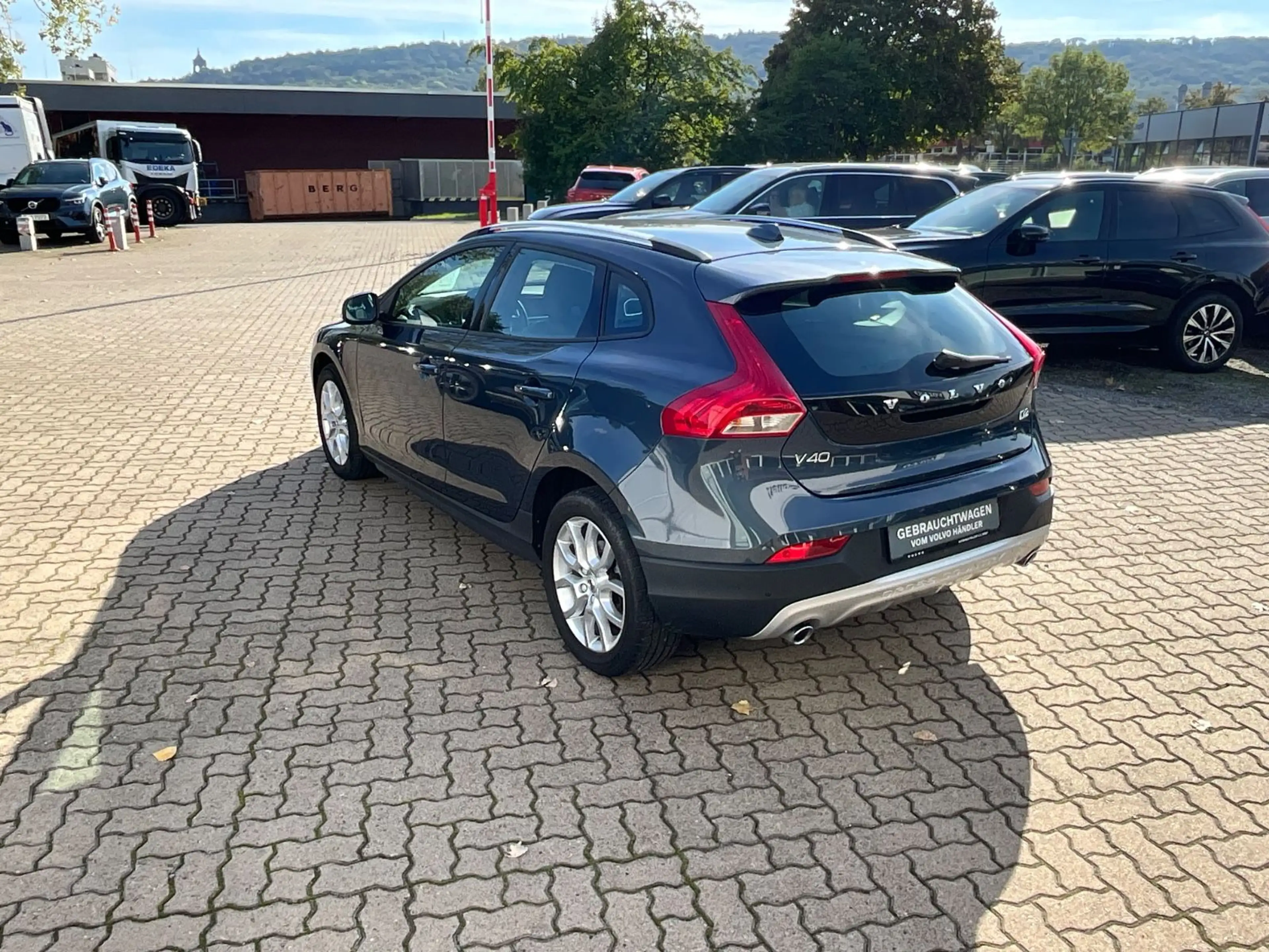 Volvo V40 Cross Country V40 D2 Cross Country Plus — photo 4