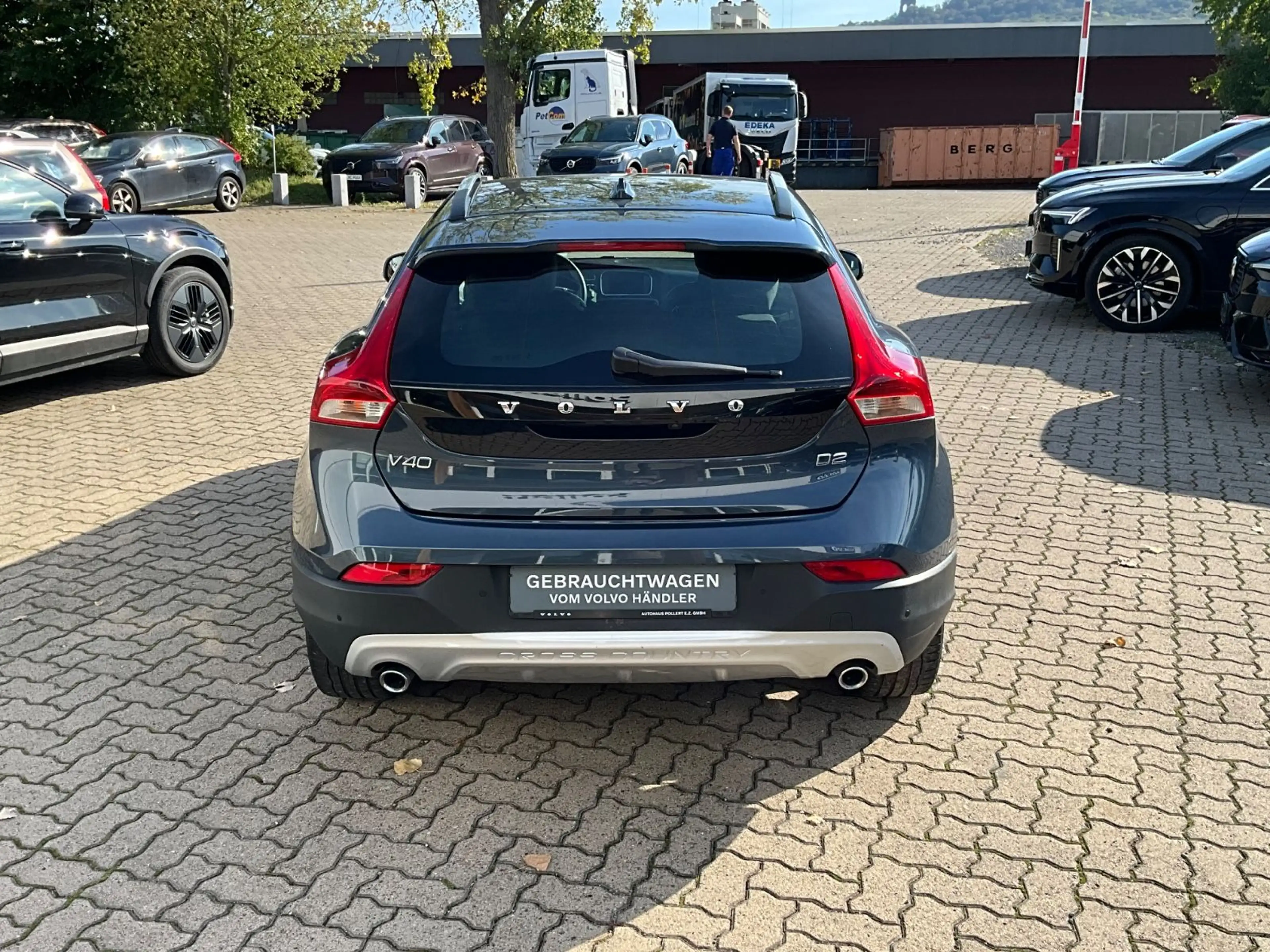 Volvo V40 Cross Country V40 D2 Cross Country Plus — photo 5