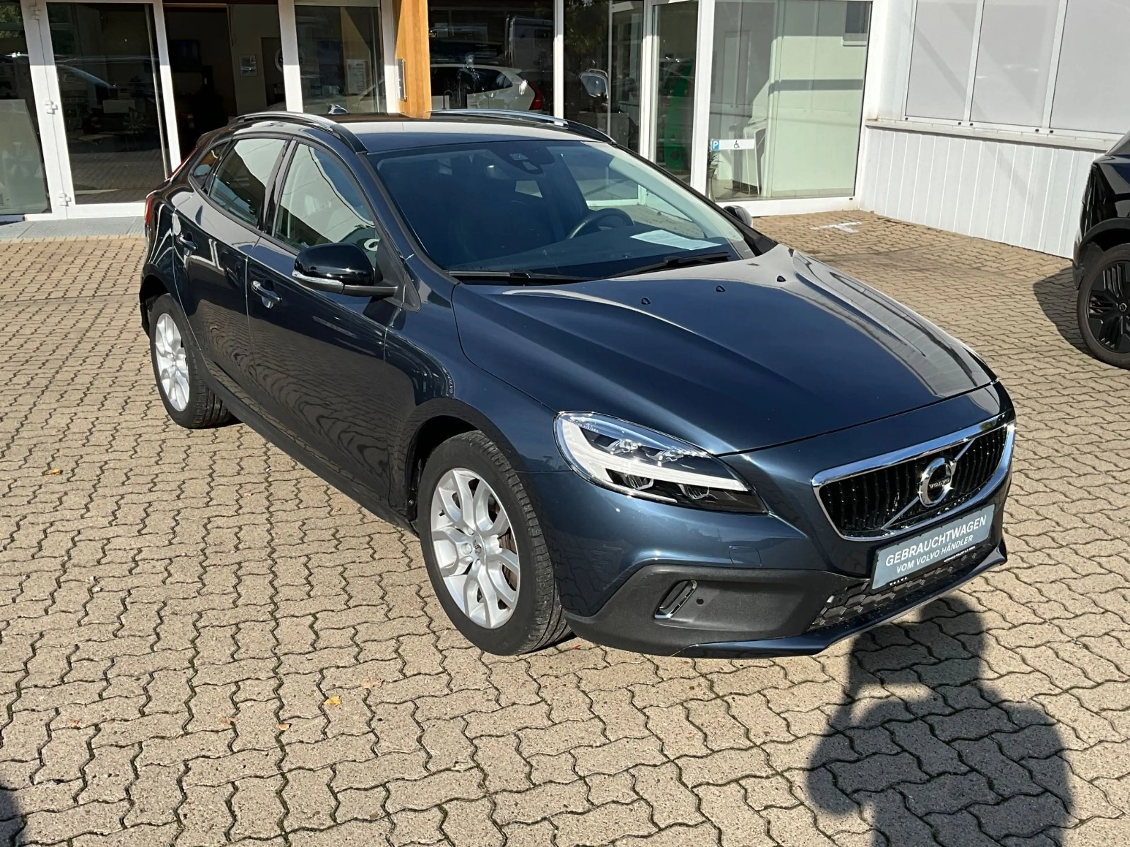 Volvo V40 Cross Country V40 D2 Cross Country Plus — photo 8
