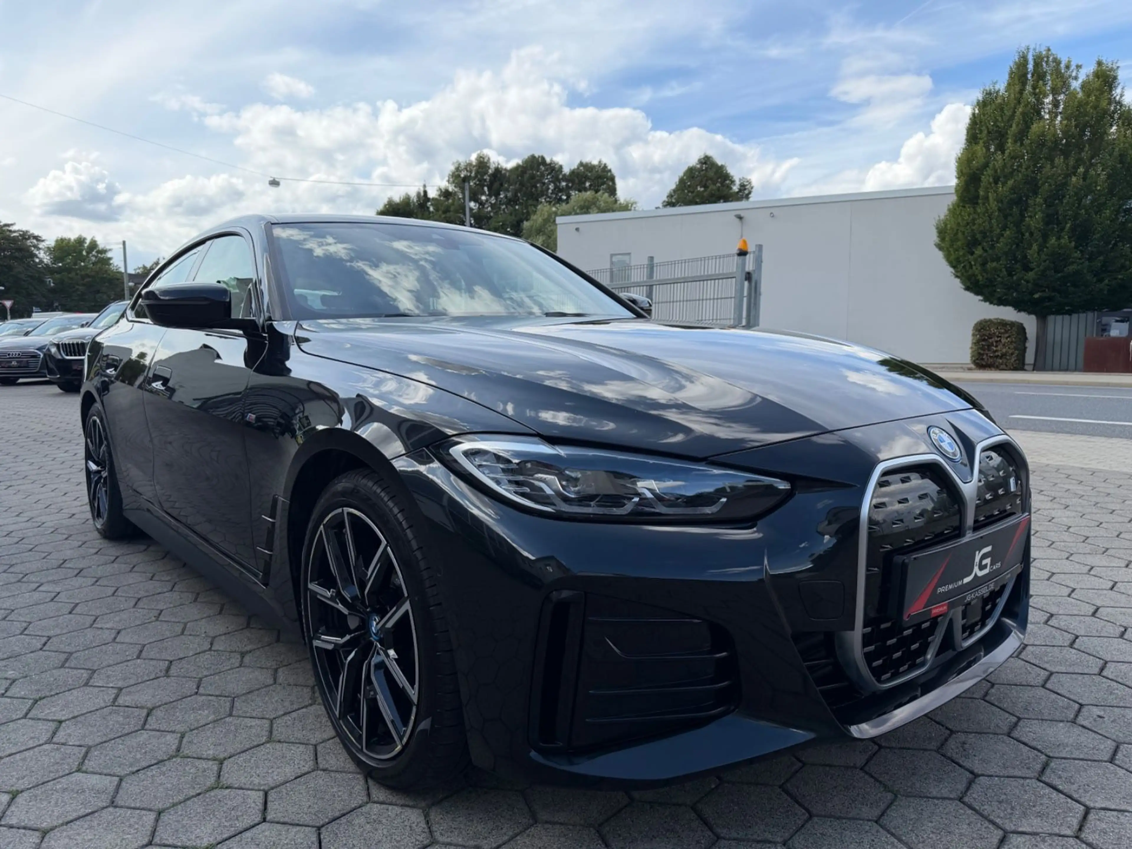 BMW i4 Gran Coupe 40 eDrive M Sport*Leder*AHK*19` — photo 2