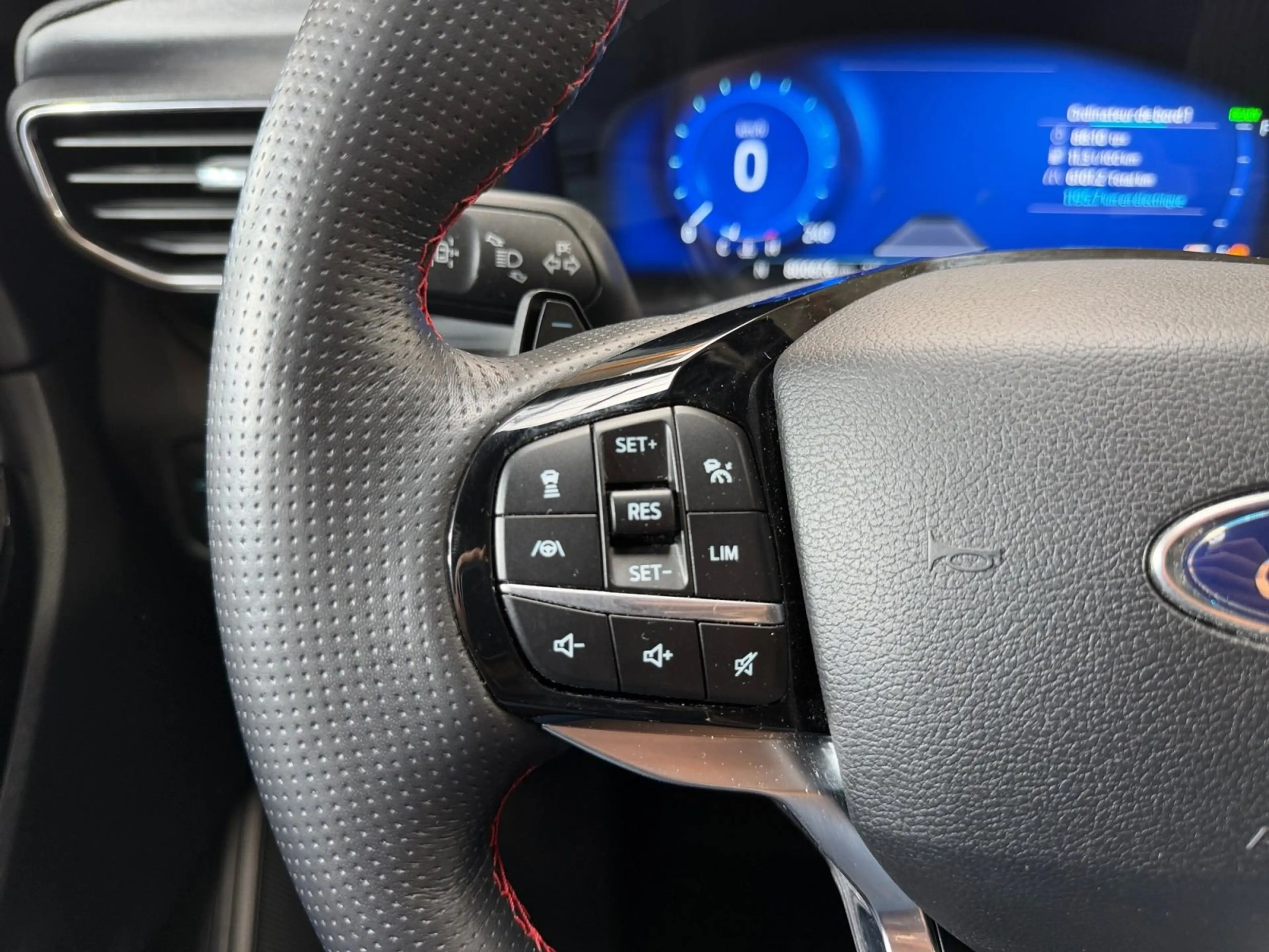 Ford Explorer ST-Line 3.0i EcoBoost 457ch PHEV — photo 12