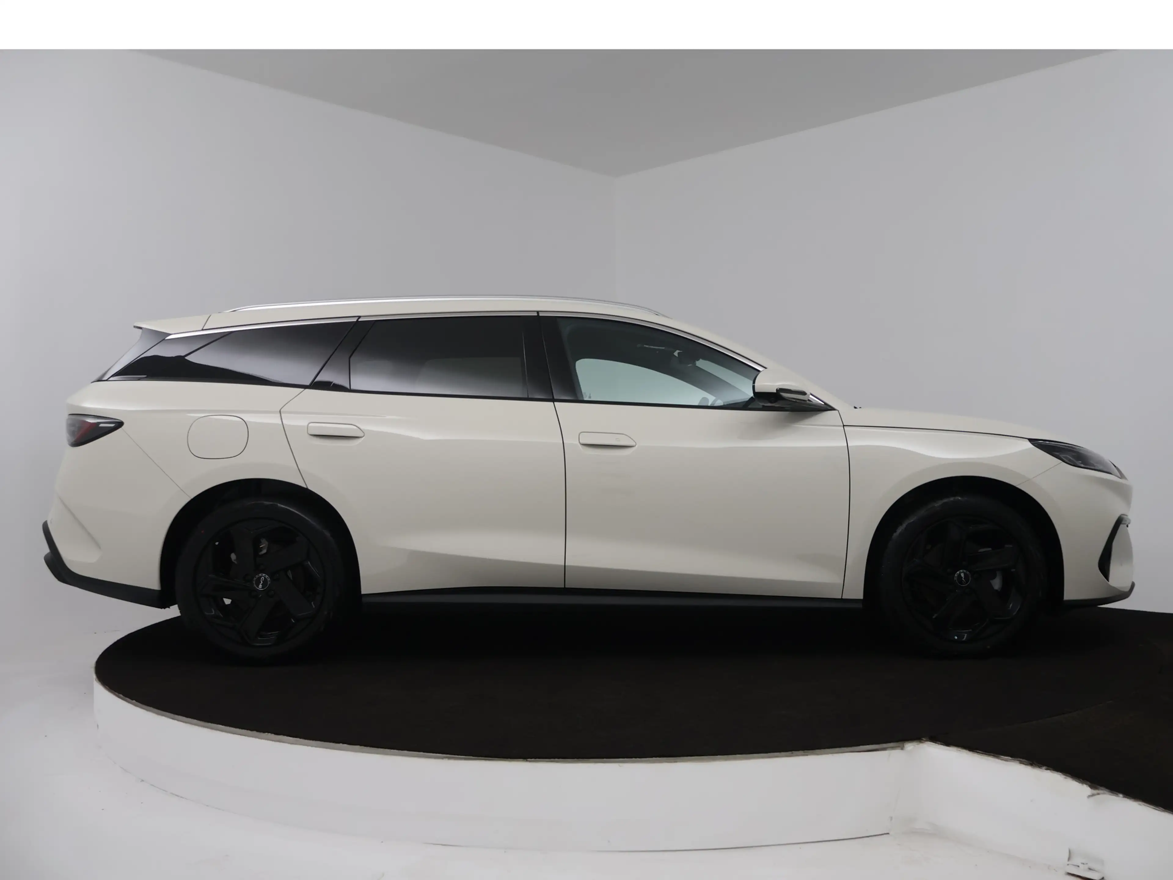 BYD Seal 6 Touring 1.5 DM-i Comfort | Inclusief € 4000,- ACTI — photo 14