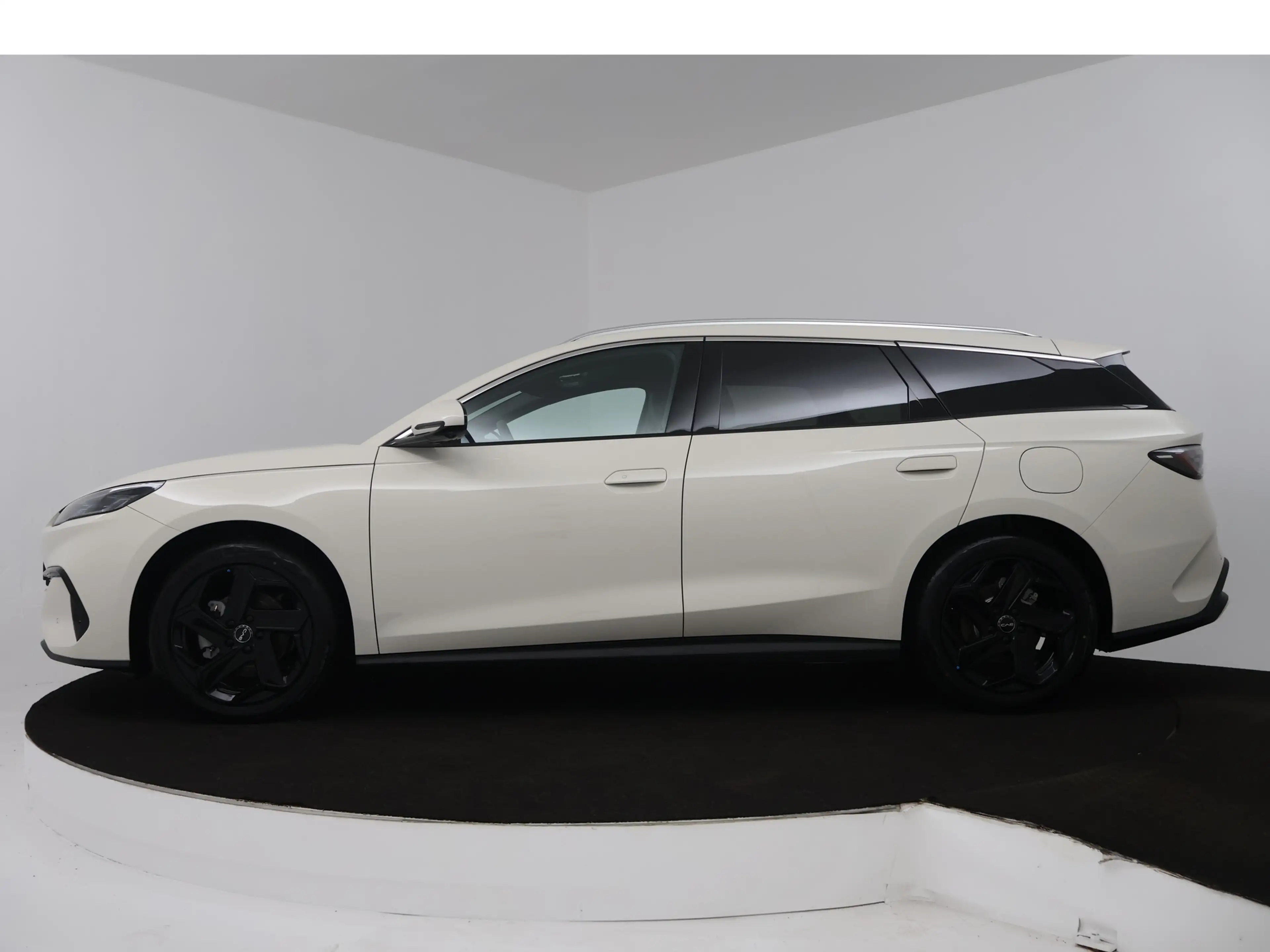BYD Seal 6 Touring 1.5 DM-i Comfort | Inclusief € 4000,- ACTI — photo 3