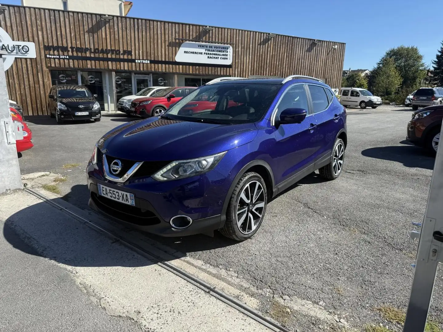 Nissan Qashqai Qashqai 1.6 dCi FAP - 130 Tekna + GPS + Camera AR + Toit panoramique Bleu - 1