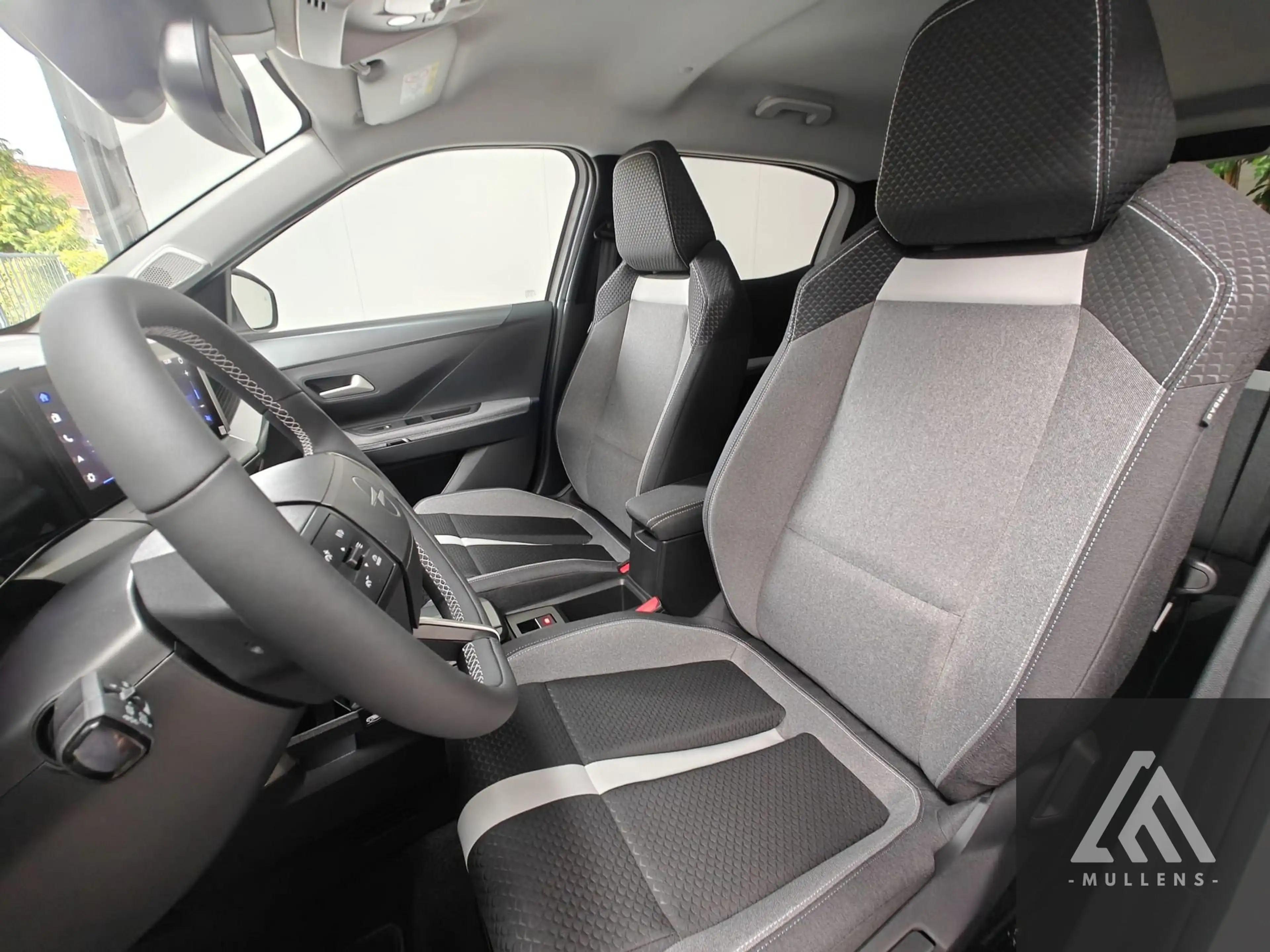 Opel Frontera 1.2 Turbo MHEV 107kW GS eDCT — photo 14