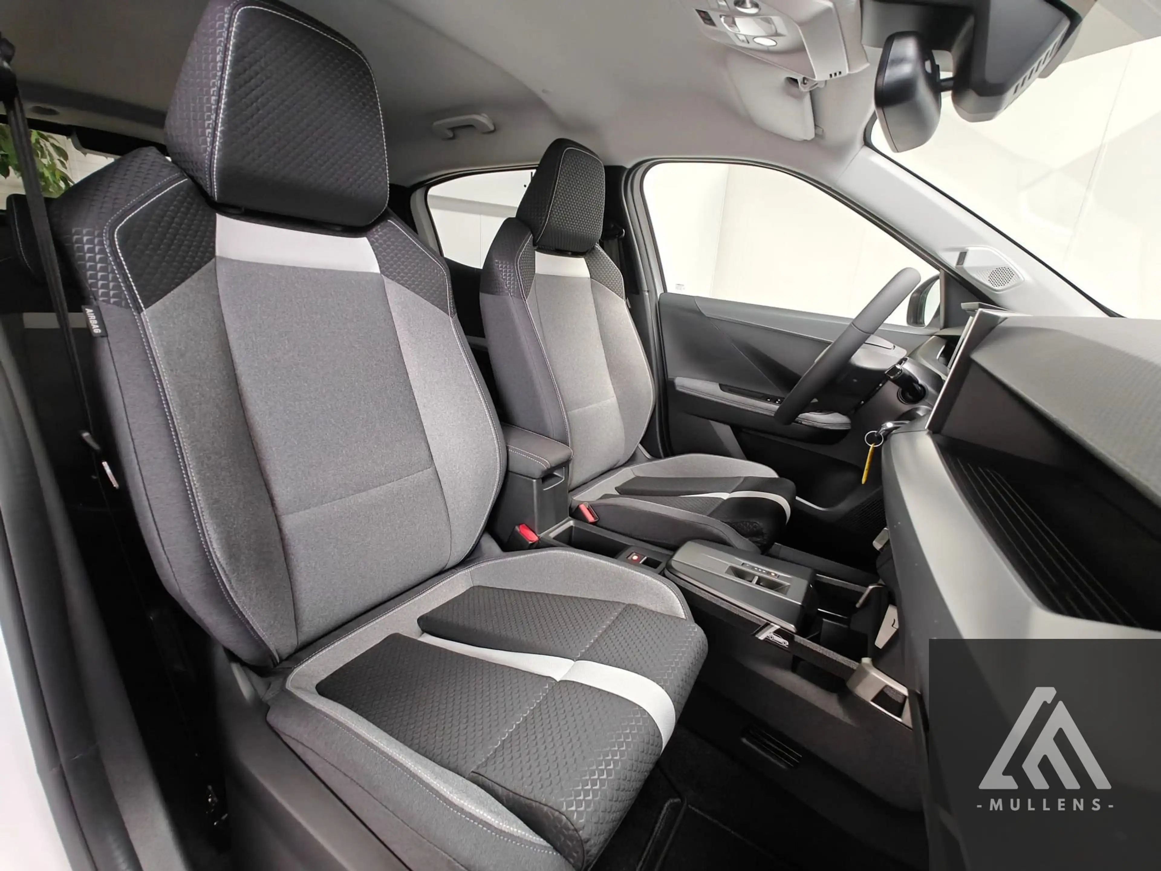 Opel Frontera 1.2 Turbo MHEV 107kW GS eDCT — photo 15