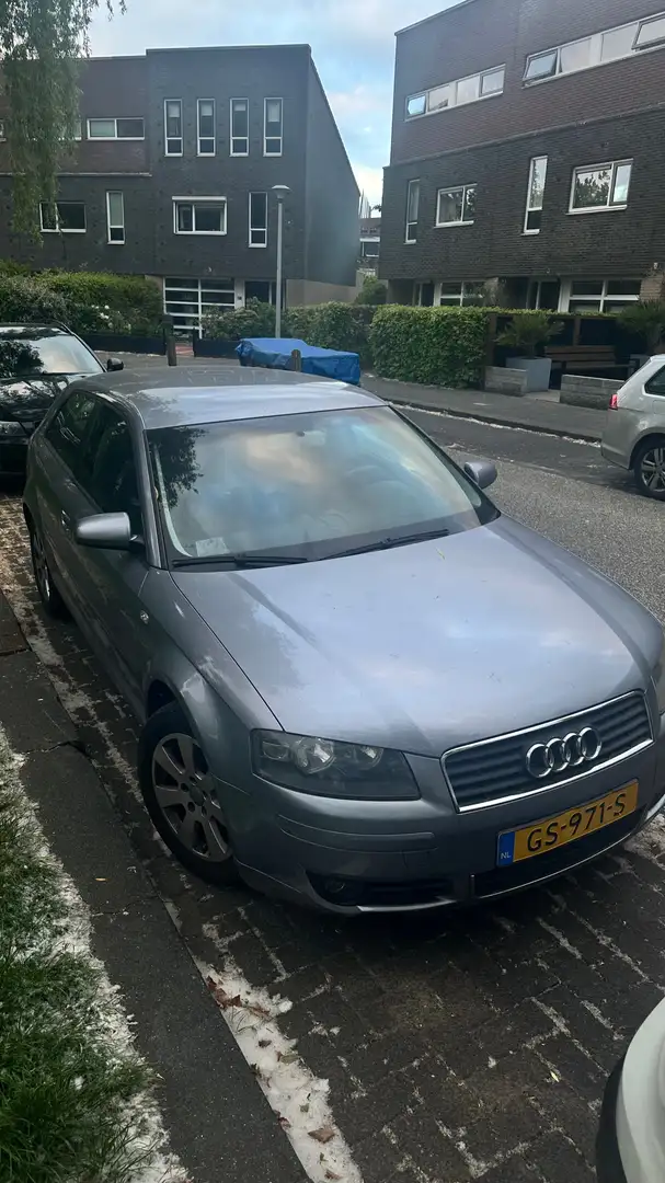 Audi A3 1.6 Attraction Gris - 2