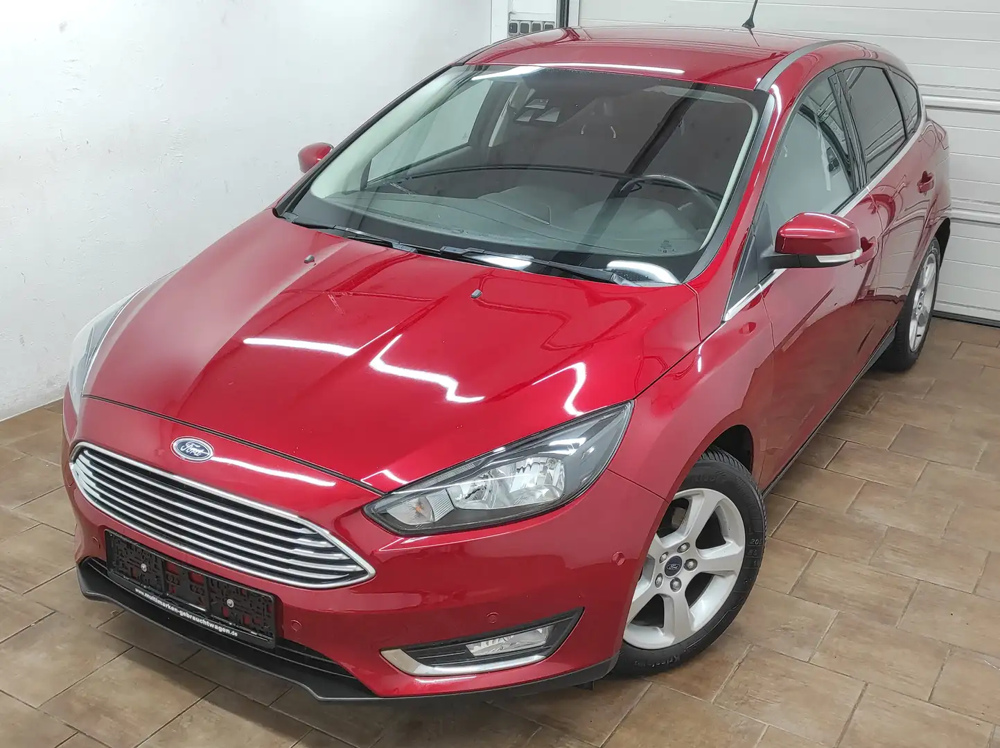 Ford Focus 1.0  NAVI KLIMAA LED PDCv+h EMP BC SHZ USB EURO-6 Rot - 2
