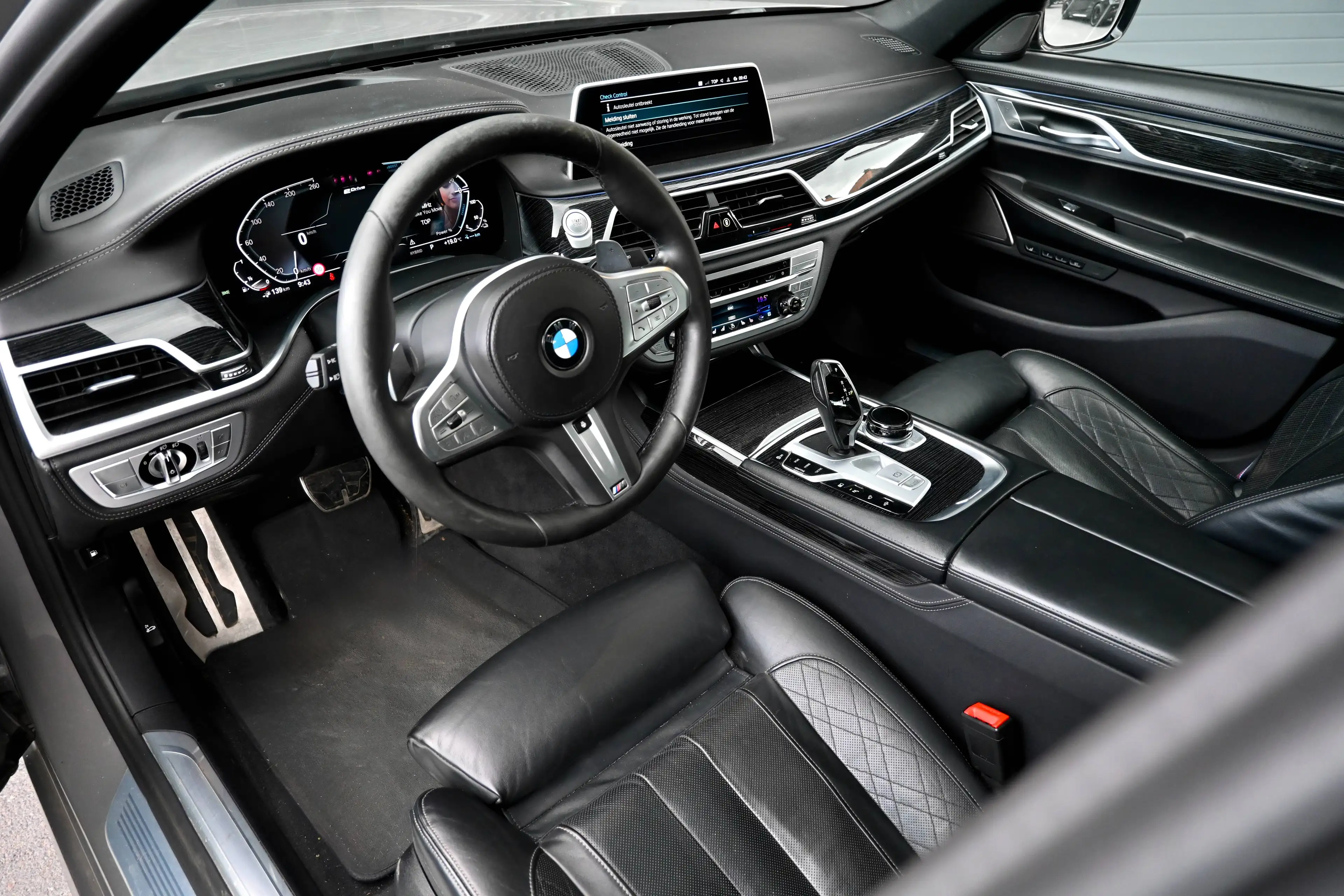 BMW 745 e M Sport - Laser - Sunroof - Massage - HUD - H&K - Nappa - VentilSeats - ElectricRearSeats — photo 13
