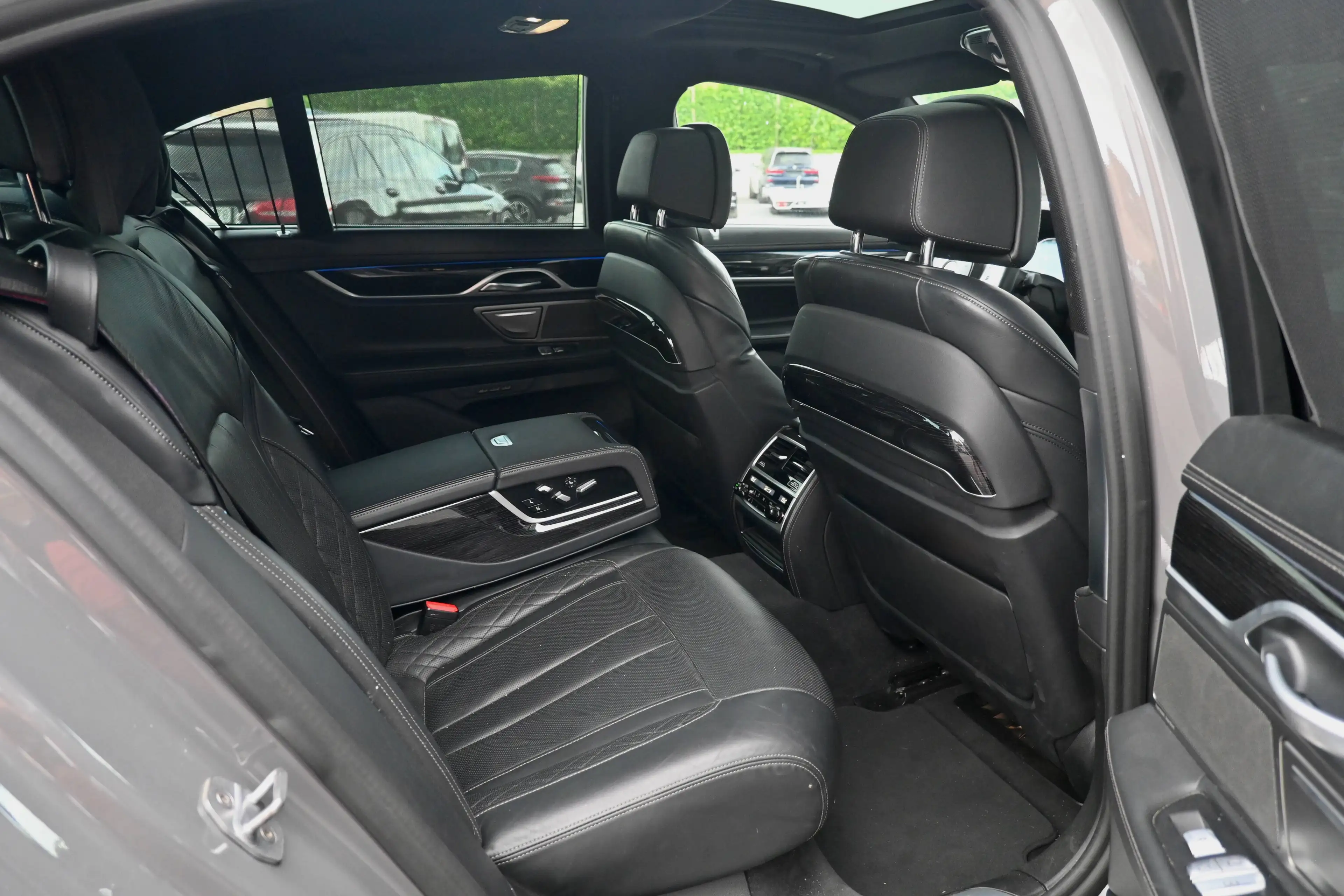 BMW 745 e M Sport - Laser - Sunroof - Massage - HUD - H&K - Nappa - VentilSeats - ElectricRearSeats — photo 10
