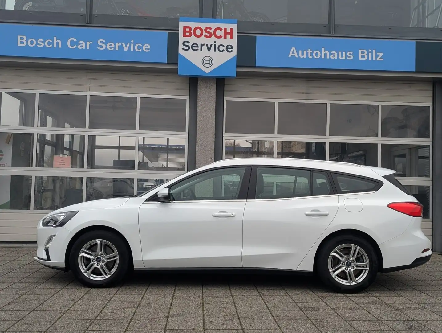 Ford Focus Turnier *Navi*Autom.*Kamera*LED* Weiß - 2