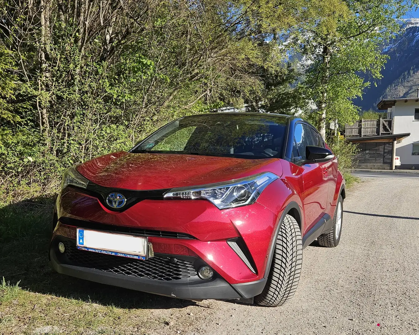 Toyota C-HR C-HR 1,8 Hybrid C-LUB CVT C-LUB Rot - 1