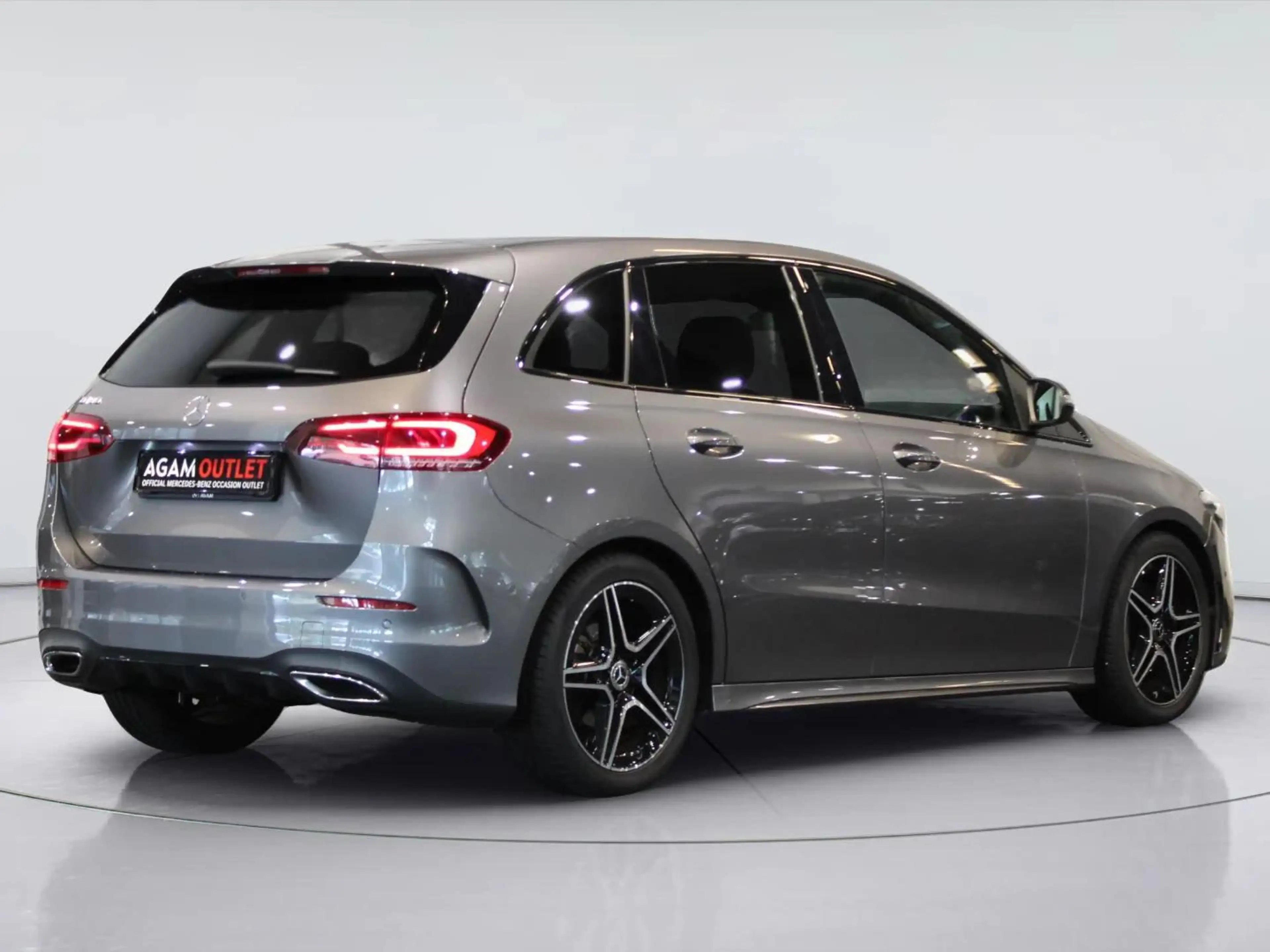 Mercedes-Benz B 180 Business Solution AMG — photo 2