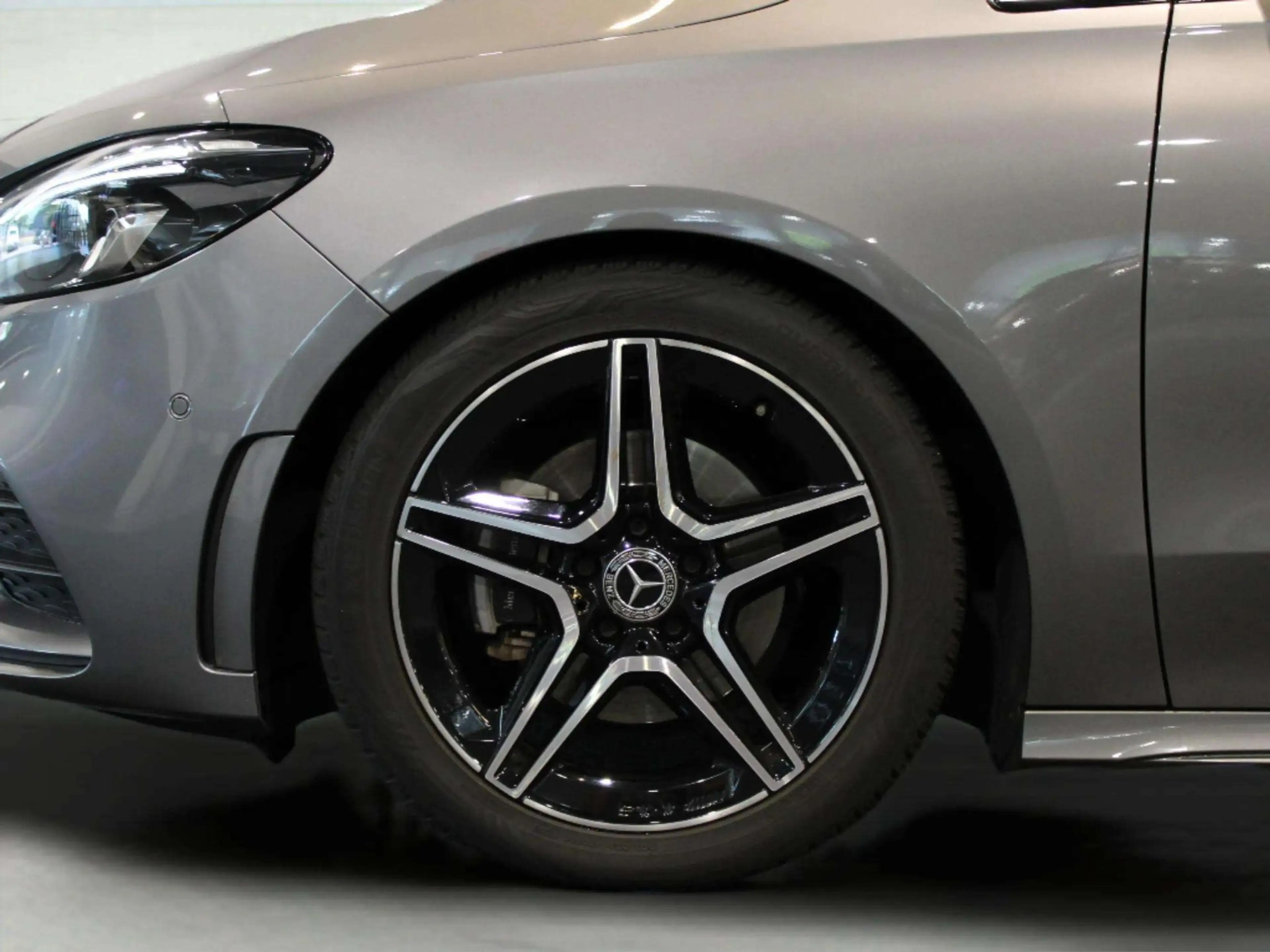 Mercedes-Benz B 180 Business Solution AMG — photo 7