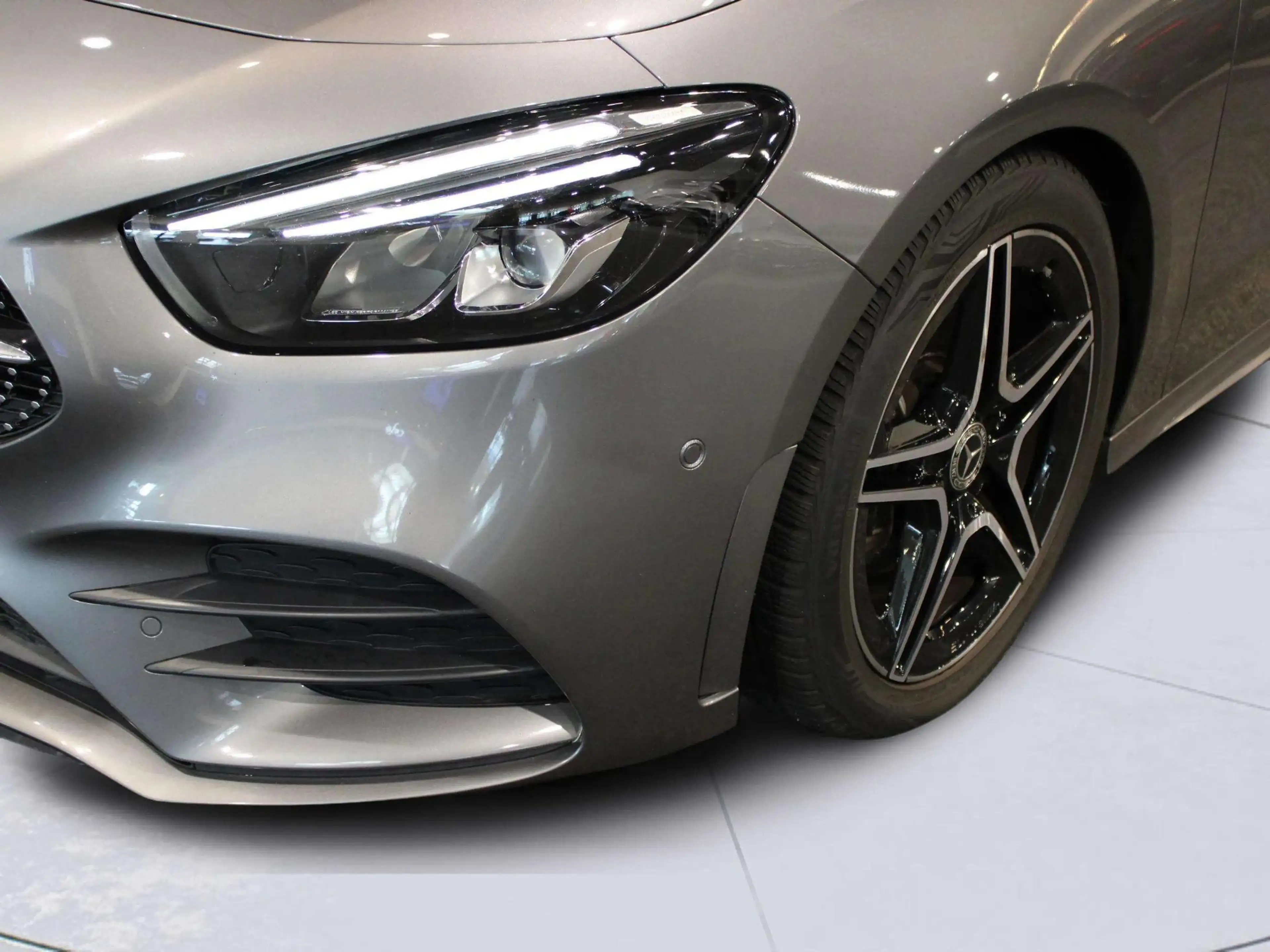 Mercedes-Benz B 180 Business Solution AMG — photo 6