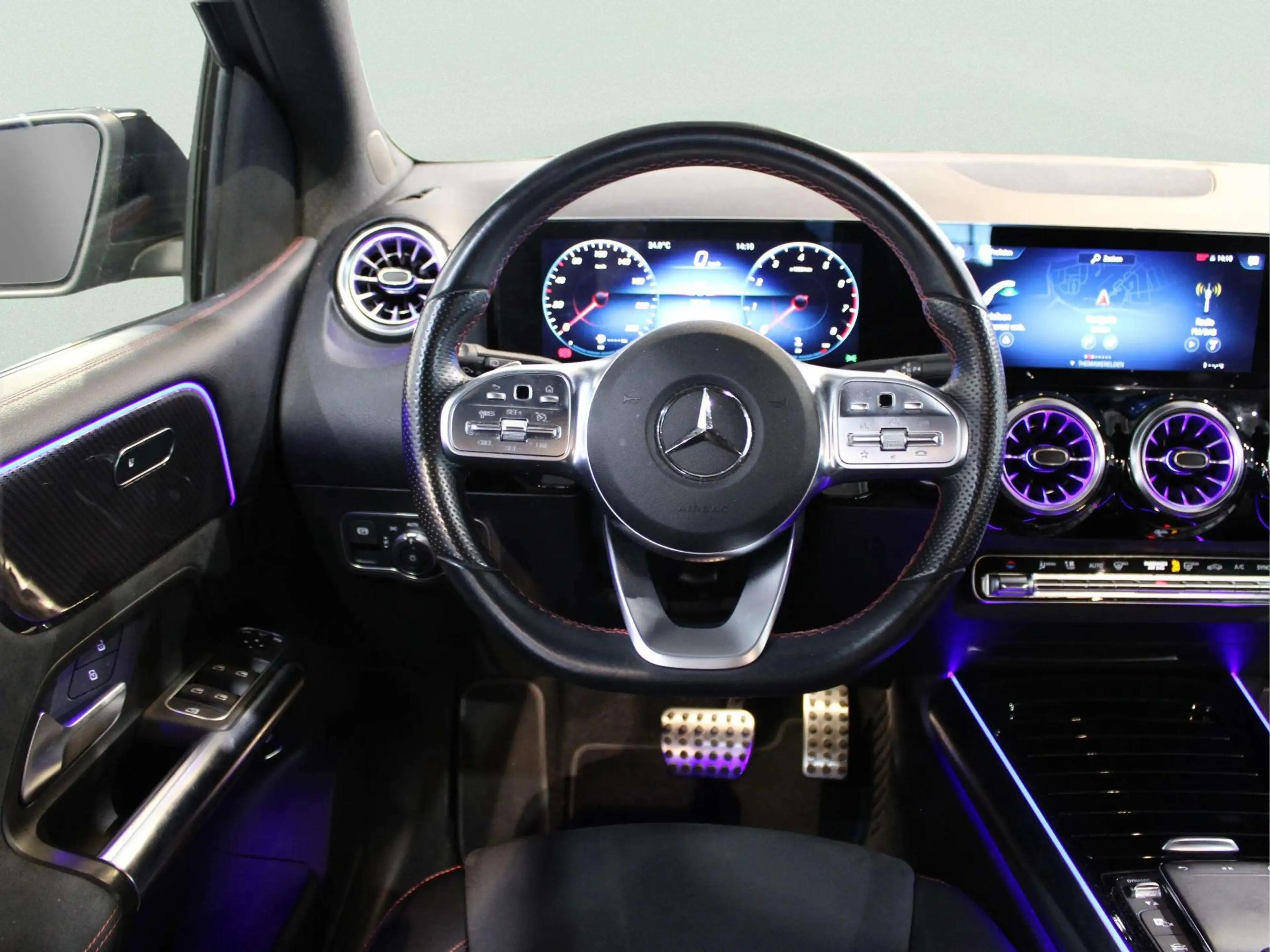 Mercedes-Benz B 180 Business Solution AMG — photo 13