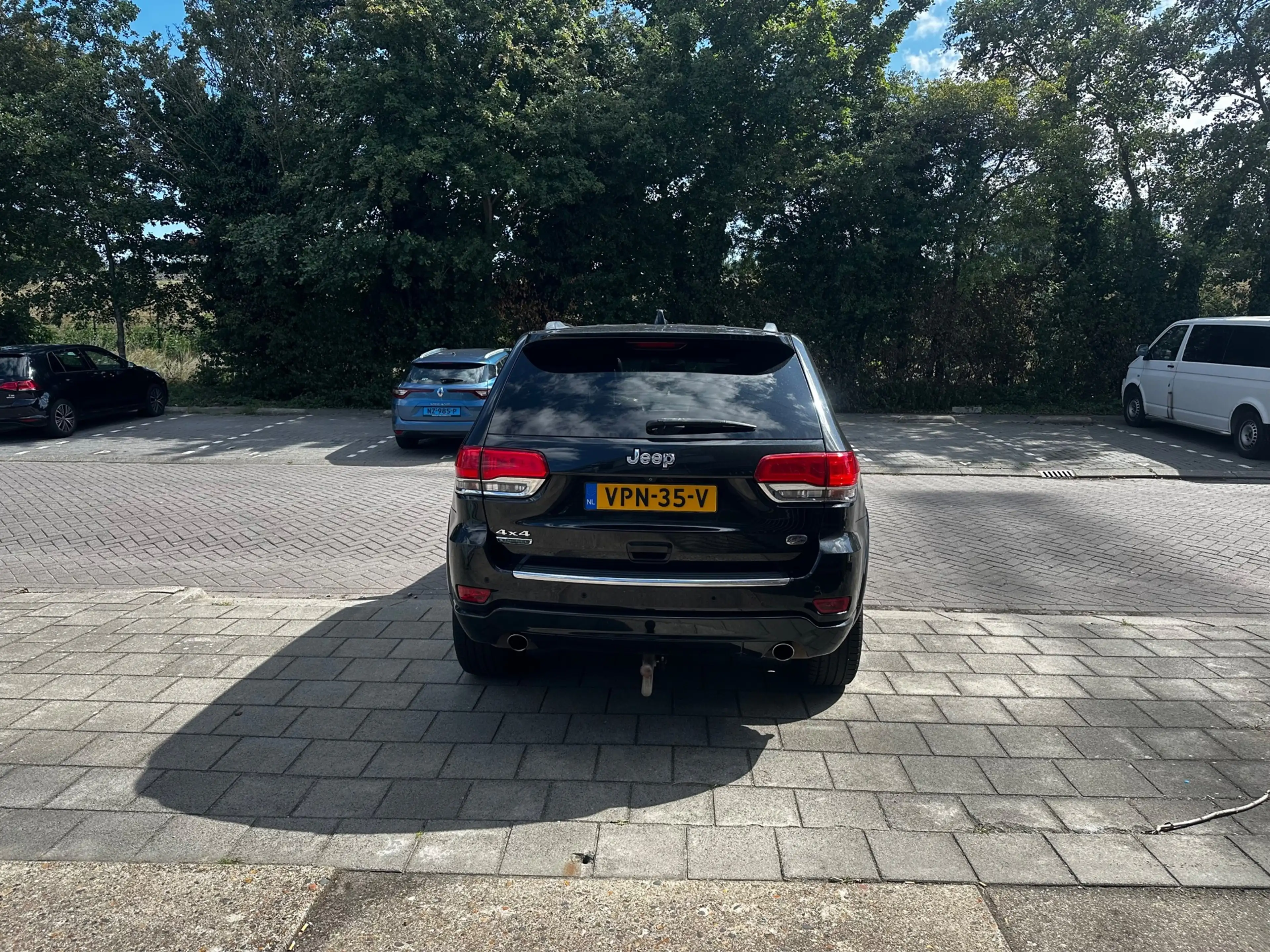Jeep Grand Cherokee — photo 4