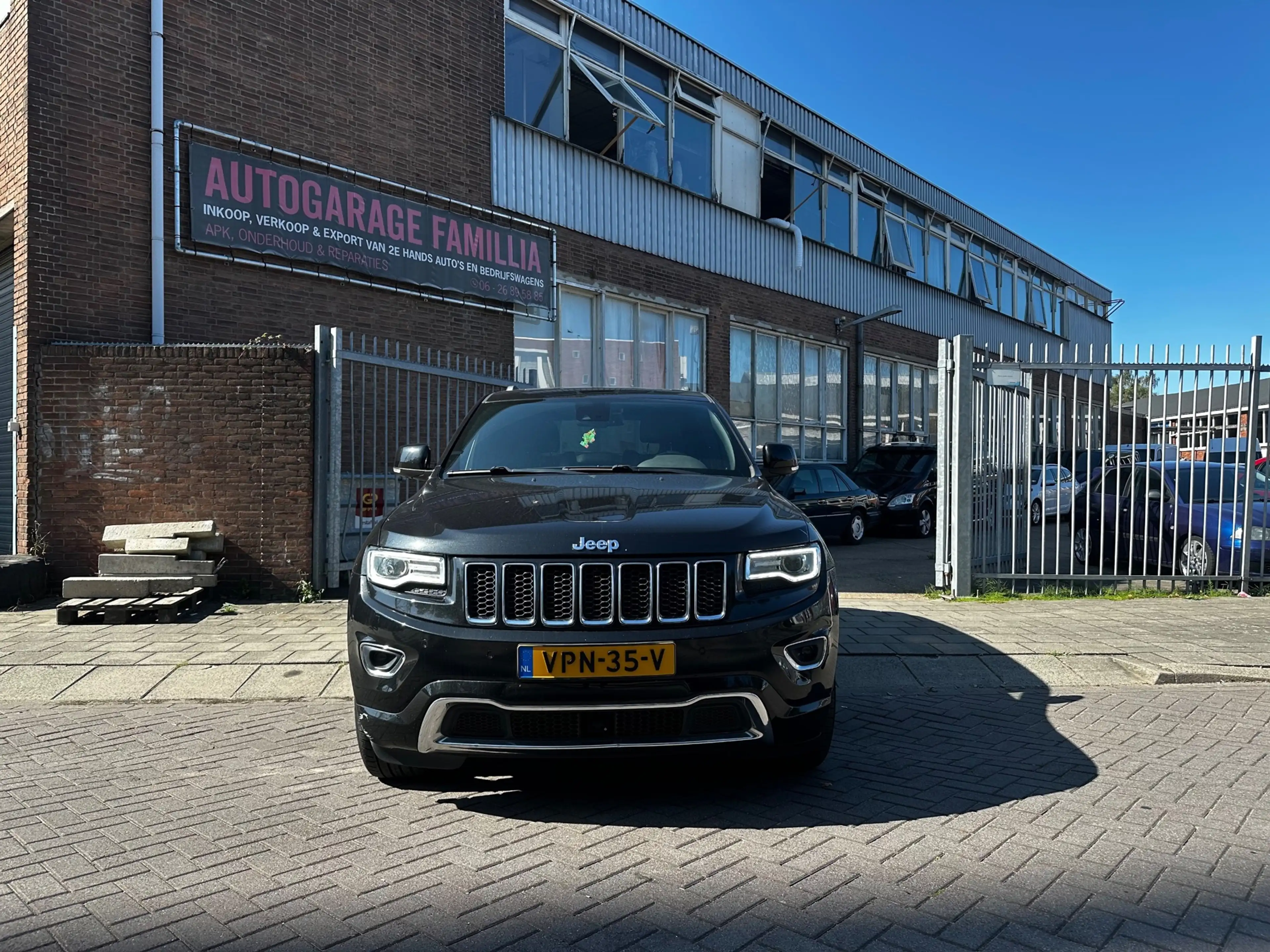 Jeep Grand Cherokee — photo 8