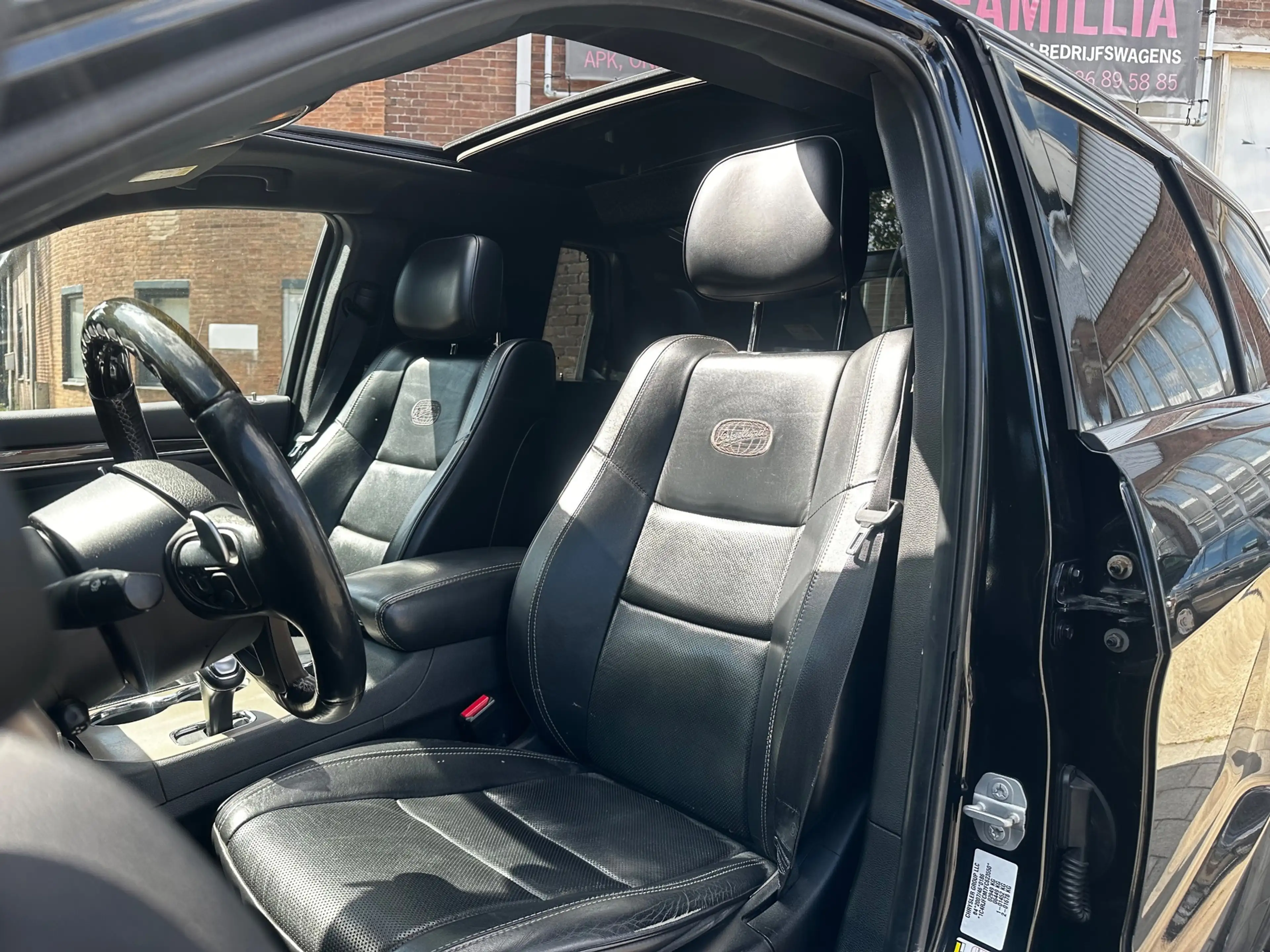 Jeep Grand Cherokee — photo 9