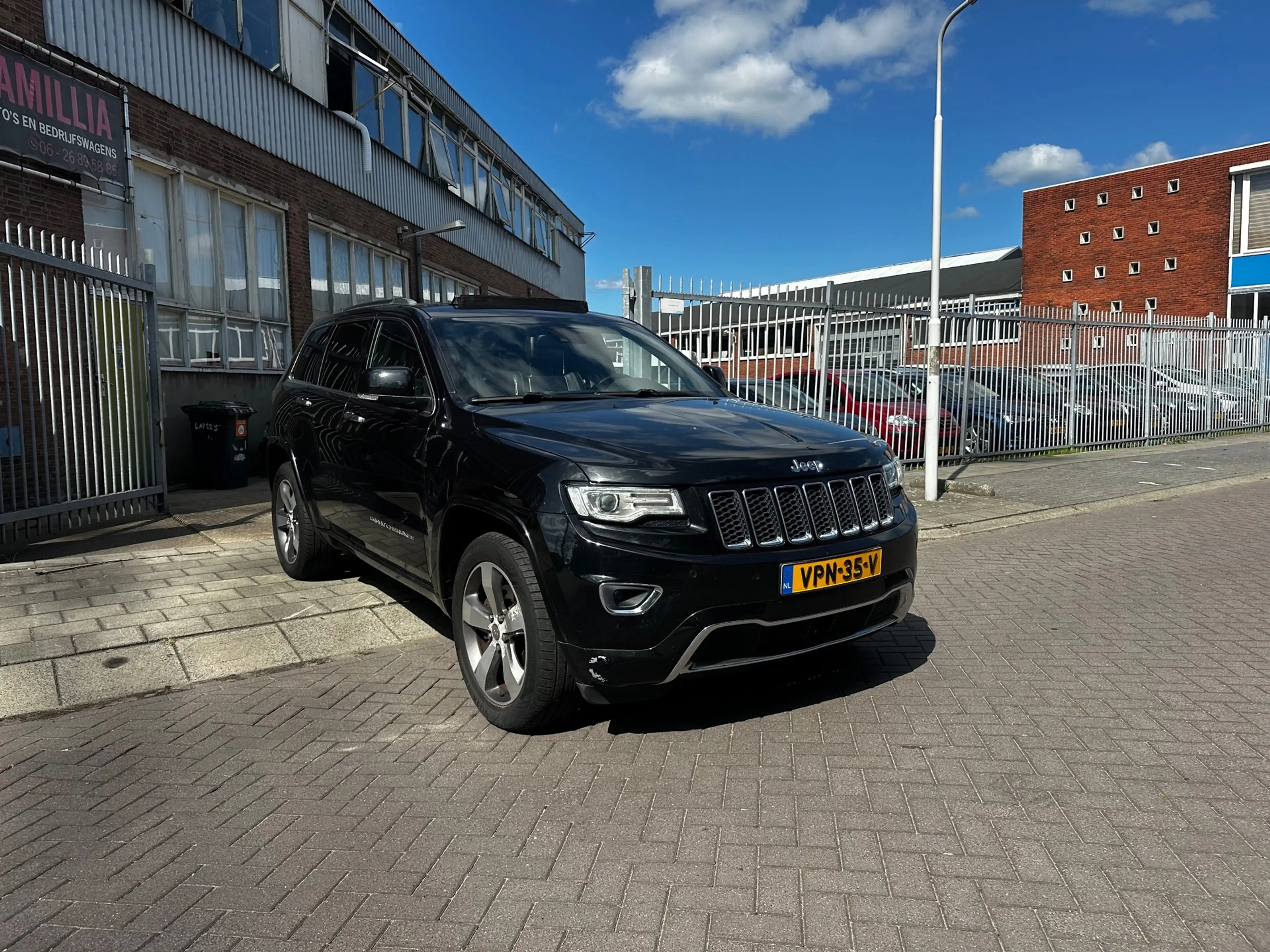 Jeep Grand Cherokee — photo 7
