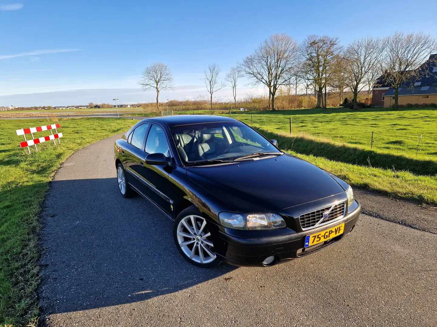 Volvo S60 S60 2.4T | 305PK | Leer | Clima | Xenon | Cruise Zwart - 1