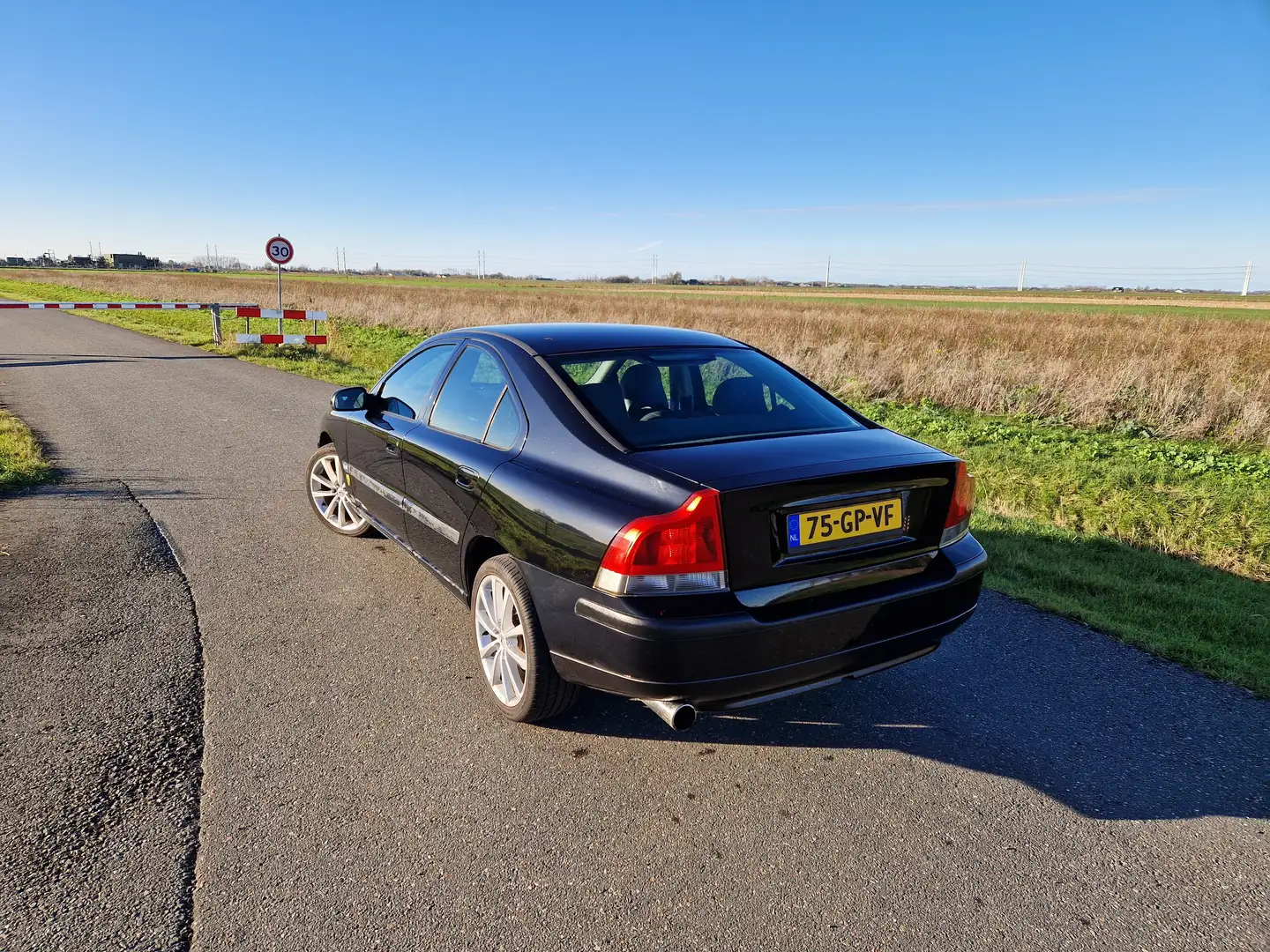 Volvo S60 S60 2.4T | 305PK | Leer | Clima | Xenon | Cruise Zwart - 2