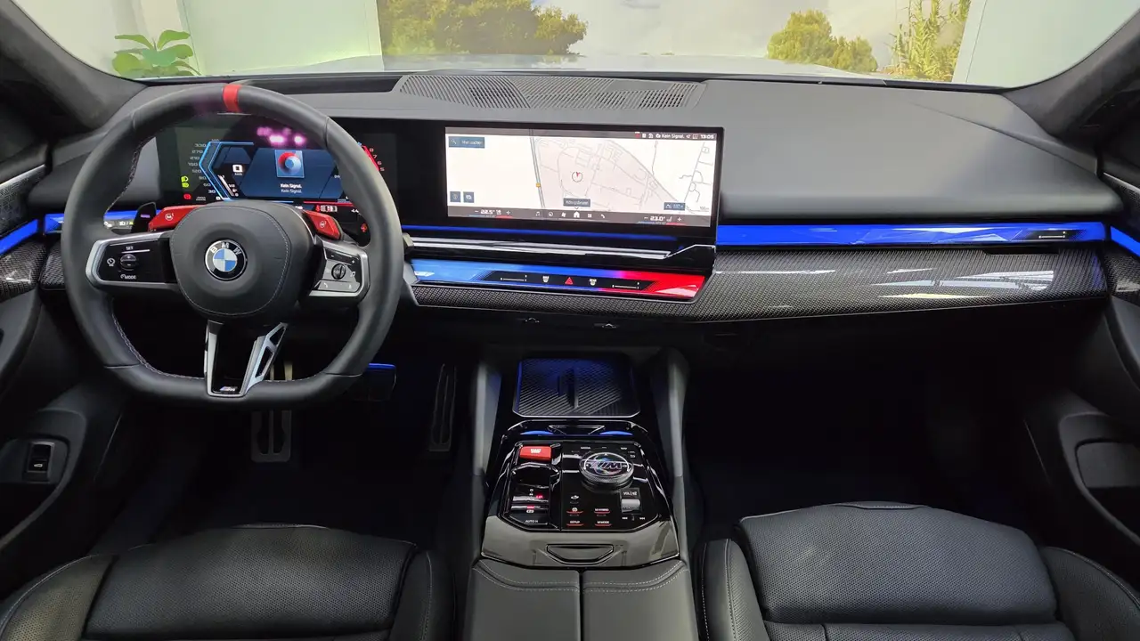BMW M5 0,5% AHK Sitzlüft.B&W MultiSeats CarbonExt., миниатюра 8