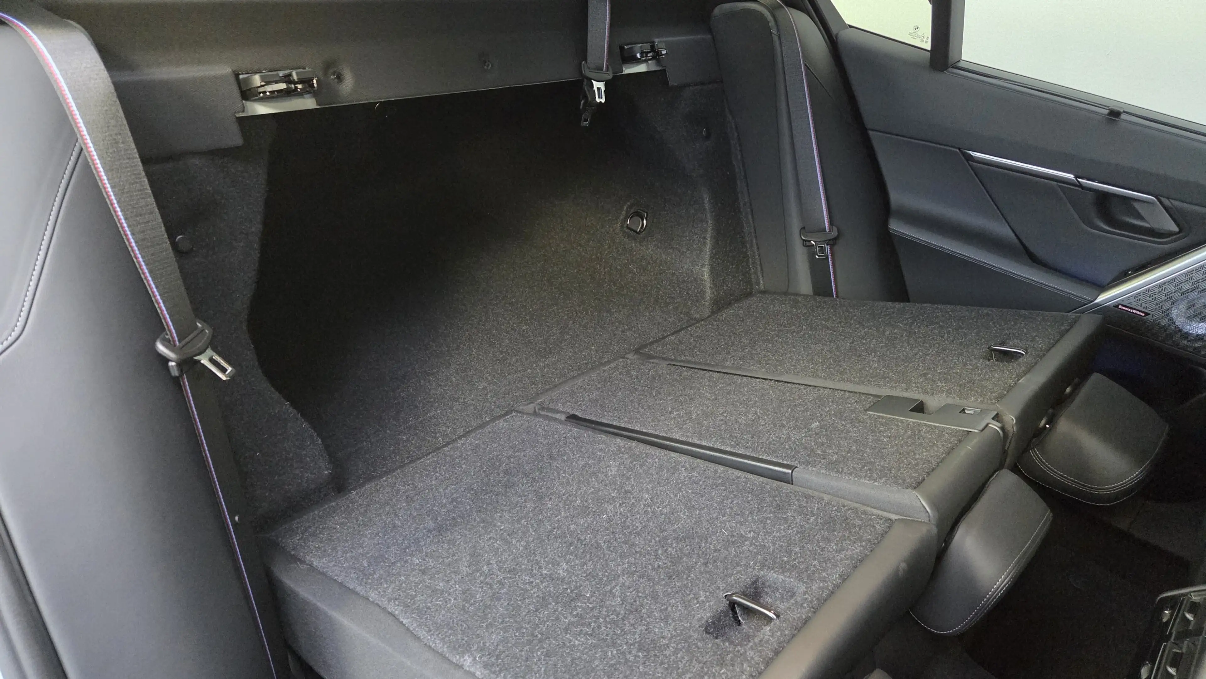 BMW M5 0,5% AHK Sitzlüft.B&W MultiSeats CarbonExt. — photo 26