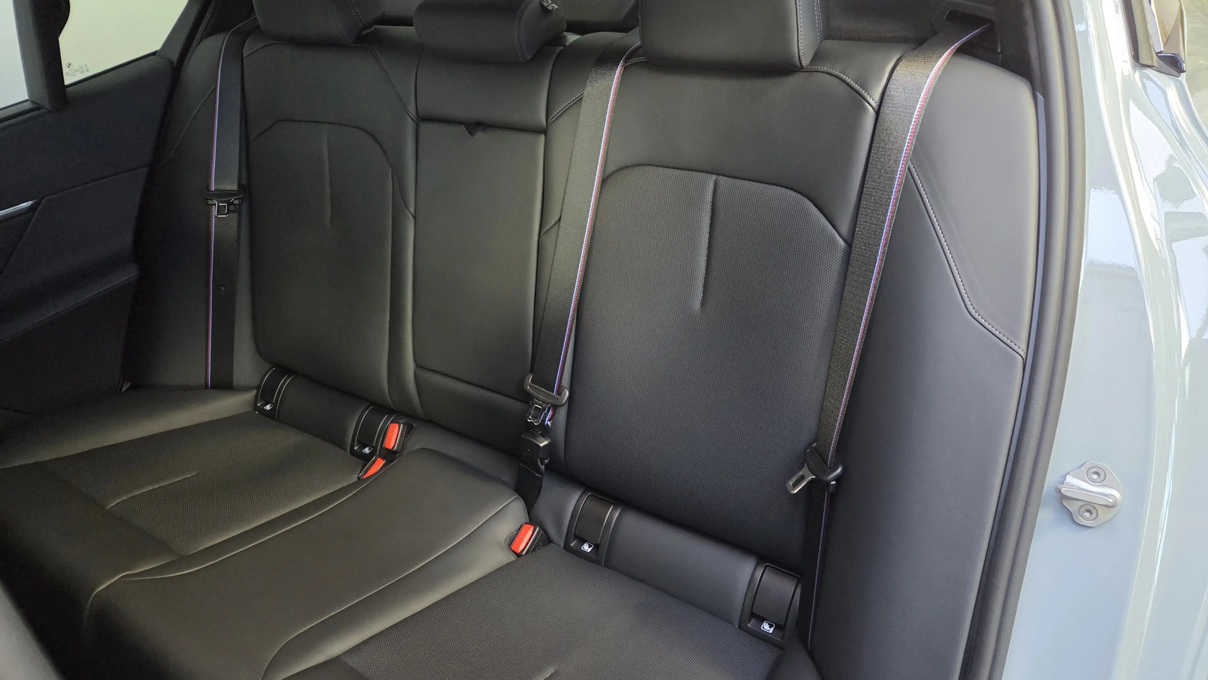 BMW M5 0,5% AHK Sitzlüft.B&W MultiSeats CarbonExt. — photo 19
