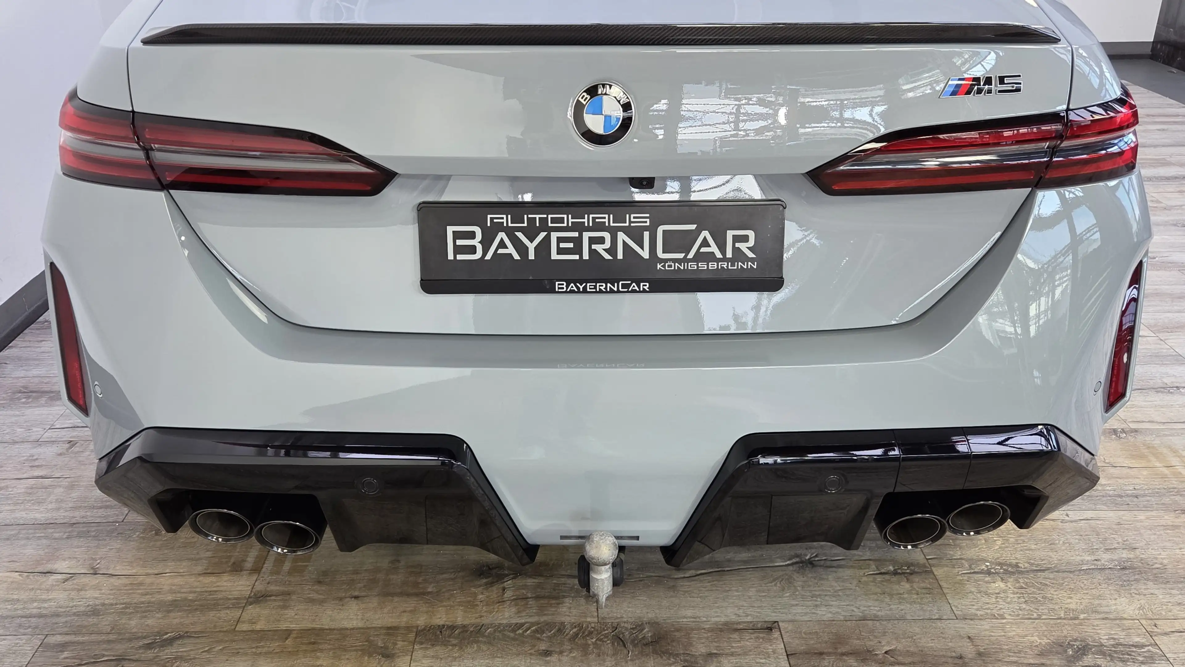 BMW M5 0,5% AHK Sitzlüft.B&W MultiSeats CarbonExt. — photo 41