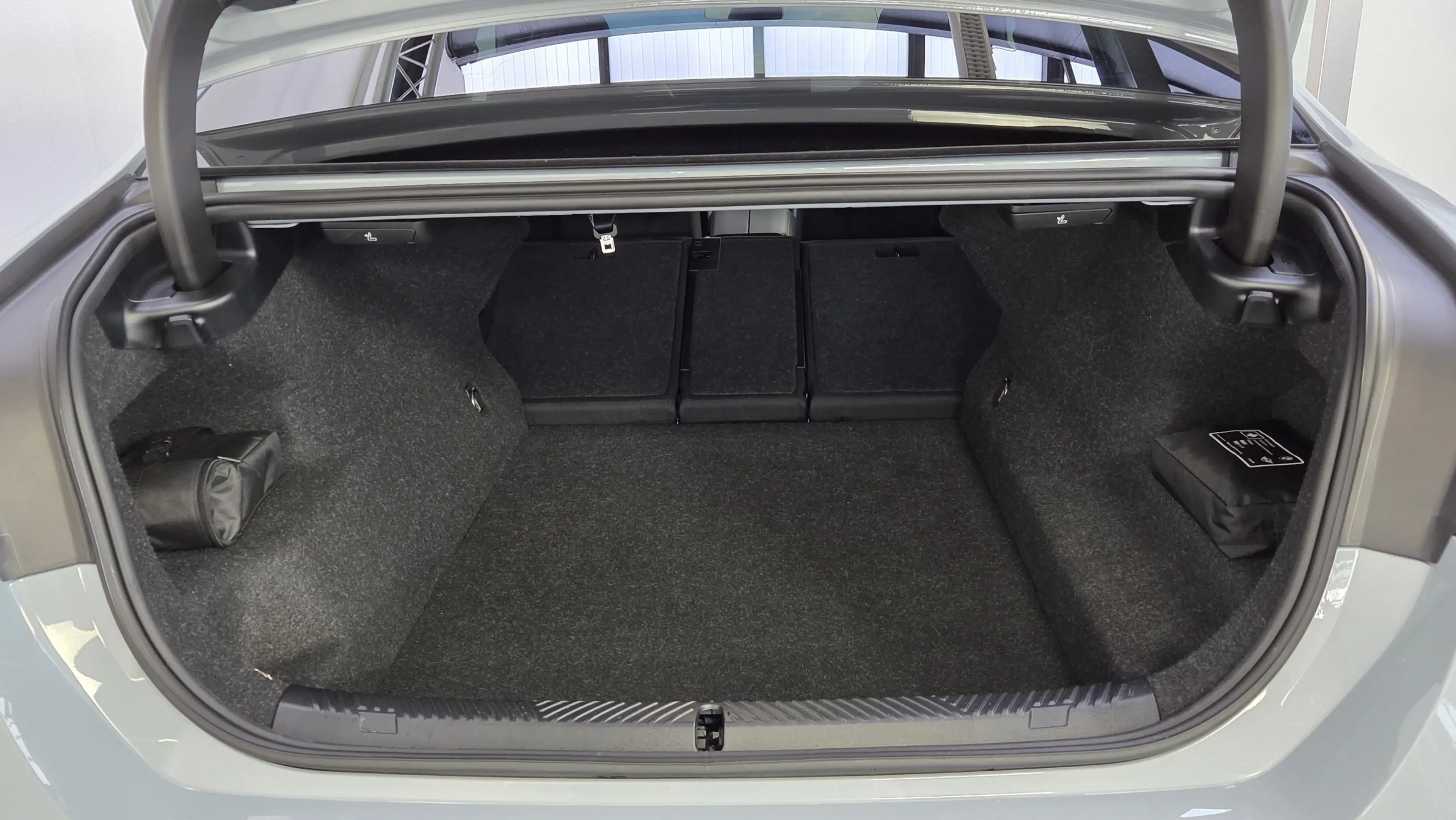BMW M5 0,5% AHK Sitzlüft.B&W MultiSeats CarbonExt. — photo 23