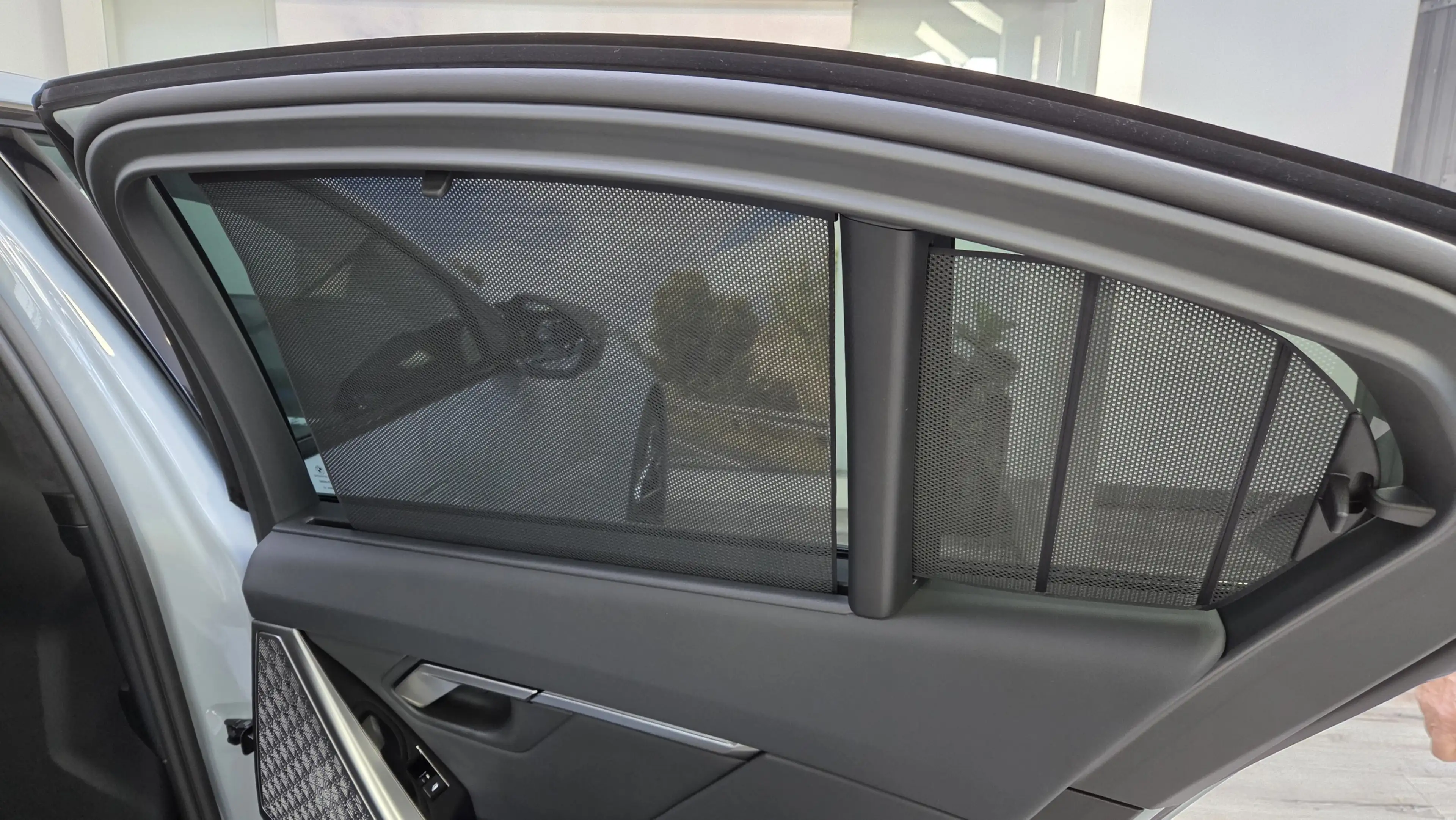 BMW M5 0,5% AHK Sitzlüft.B&W MultiSeats CarbonExt. — photo 32