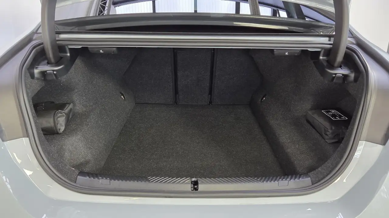 BMW M5 0,5% AHK Sitzlüft.B&W MultiSeats CarbonExt., миниатюра 22