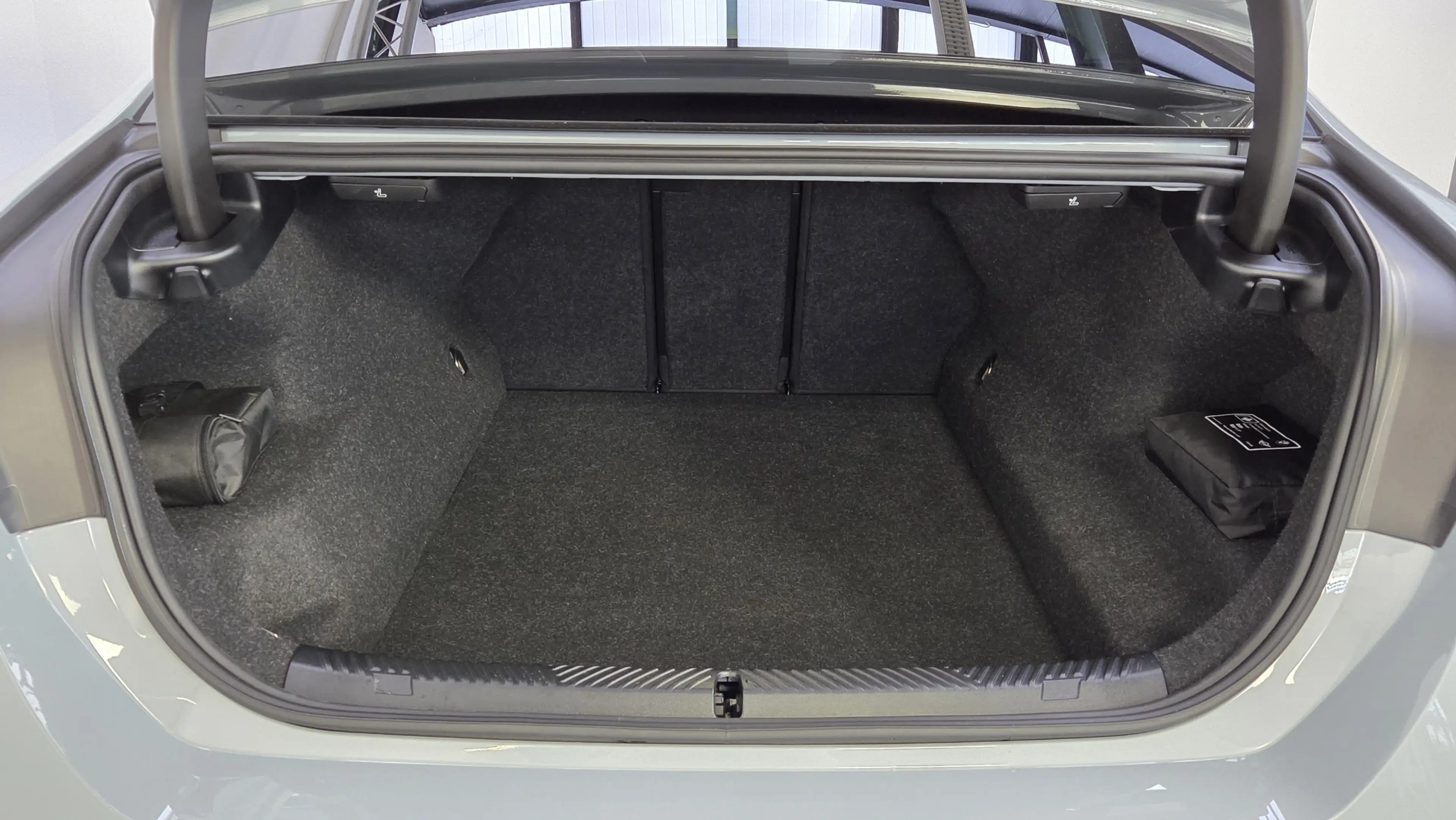 BMW M5 0,5% AHK Sitzlüft.B&W MultiSeats CarbonExt. — photo 22
