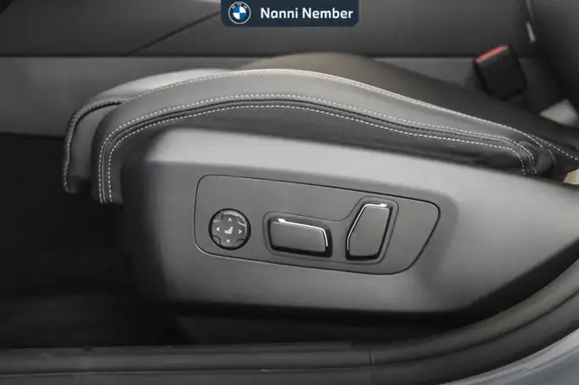 BMW 5 Series view 15
