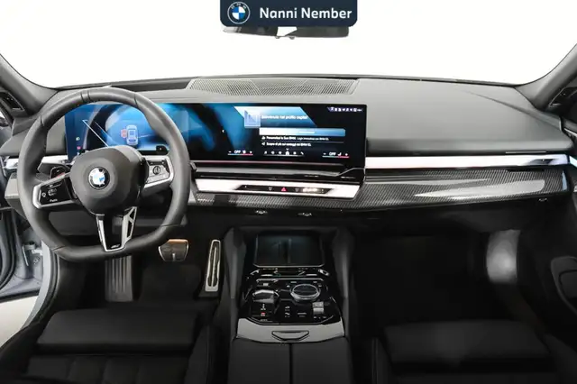 BMW 5 Series view 11