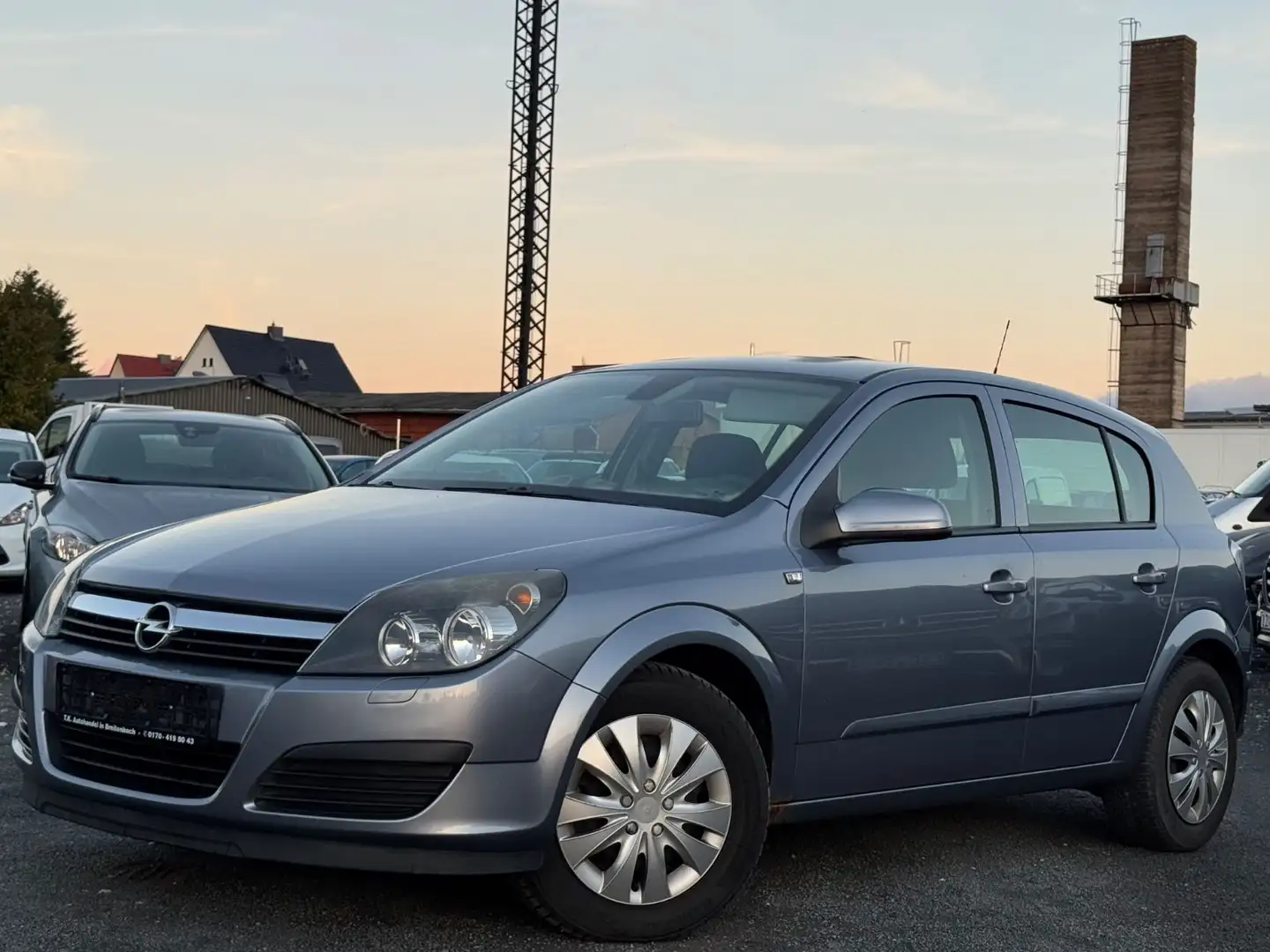Opel Astra H Lim. Edition Silber - 1