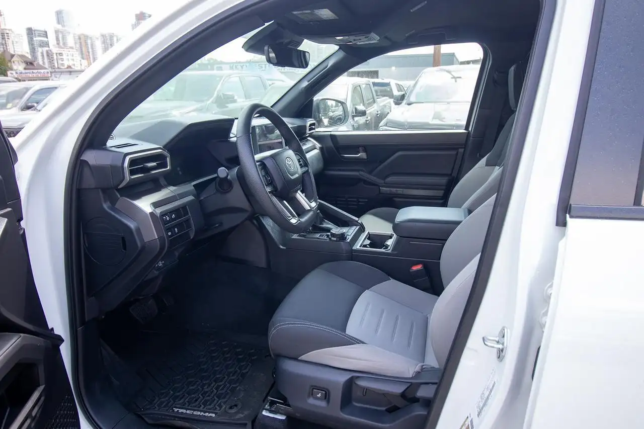 Toyota Tacoma снимка Toyota Tacoma