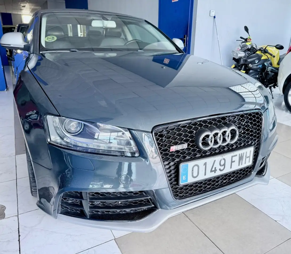 Audi A5 Coupé 2.7TDI Multitronic Gris - 2