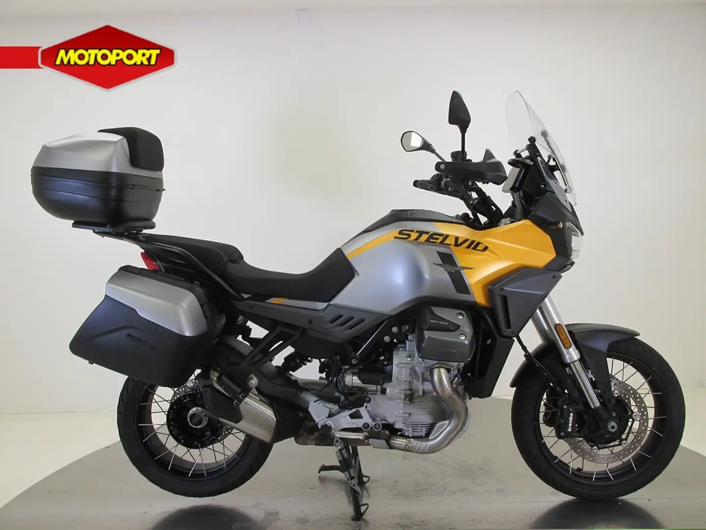 Moto Guzzi Stelvio Geel - 1